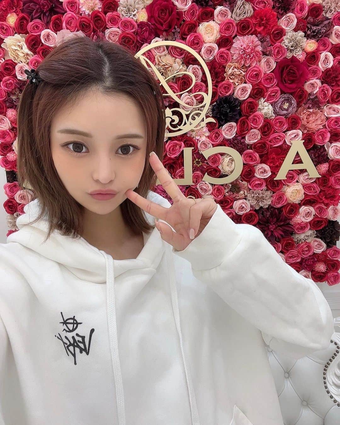 sayaさんのインスタグラム写真 - (sayaInstagram)「@aclinic_shinjuku で新宿院の柚崎先生 @aclinic_yuzaki のパーフェクトアイズ✨  経過報告👏✨ ダウンタイム1週間は覚悟してたけど２日目にはめちゃくちゃ自然で違和感がなかった😳👏 2週間たってからはナチュラルに目が大きくなって大満足🫶💕  #aclinic #aclinic銀座 #aclinic横浜 #aclinic新宿#aclinic名古屋#aclinic大阪 #aclinic福岡#aclinic池袋 #aクリニック #エークリニック #目尻切開 #目尻長め #目整形 #タレ目 #タレ目整形  #たれ目 #デカ目 #パーフェクトアイズ #グラマラスライン #グラマラスライン形成 #プチ整形 #整形 #美容整形  #美容 #美容外科 #美容クリニック#柚崎一輝」4月24日 13時49分 - chacha_maru425