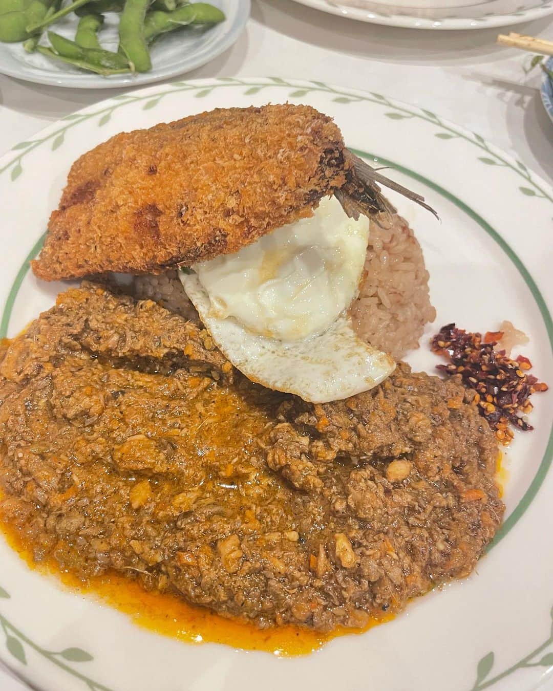 のインスタグラム：「いわしナイト🐟🐟🐟😍 ここはいわし料理専門店🤩 本当に何でもかんでもとにかく美味しかった‼️ マミーも最高❣️😆✨✨  いわしはオメガ3たっぷりで いくら食べても罪悪感なし😆  楽しみしていた 日本一のいわしカレー🐟🍛😍 これは 我が @takuro_iga ちゃんがプロデュースしています😍 しかも グルテンフリー✌️ いわし好きの私としては待ちに待ってたいわしナイト💙🐟💙 大好きなたんぽぽ＆しほにも会えてまじ最高だったな😆 #いわし料理専門店  #大松 #神田 #グルメ #たんぽぽ会 #いわしナイト #いわしカレー #日本一のいわしカレー #グルテンフリー #オメガ3 #黒田愛美」
