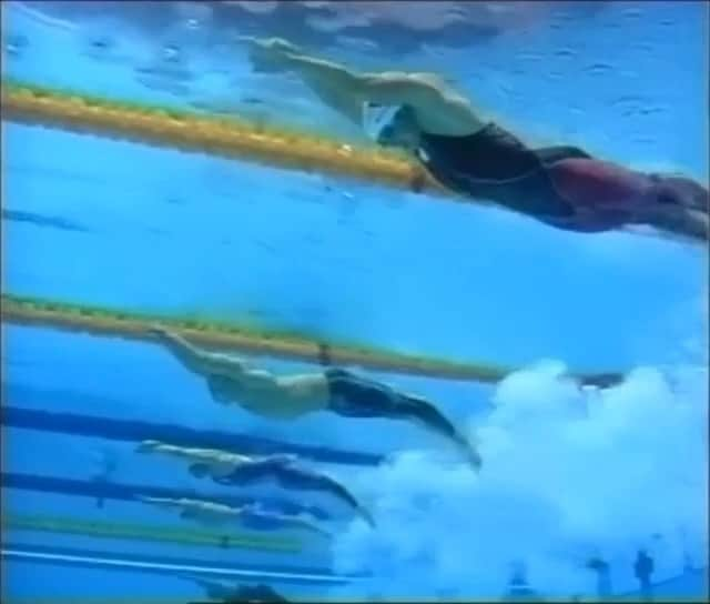 マイケル・クリムのインスタグラム：「Lets dive into another week of swimming! Flash back to the semifinal from Sydney 2000 next to the my great rival and friend @mrultimategreen #larsfrolander and #michaelmintenko Go get them folks! #Sydney2000 #start #underwater #butterfly」