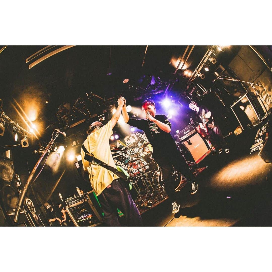 侑威地さんのインスタグラム写真 - (侑威地Instagram)「"Intergalactic Tour Final Series"@仙台JUNKBOX  photo by @naoto_iwabuchi_  #rottengraffty #dustbox #intergalactictourfinalseries」4月24日 10時08分 - yuichi_rotten