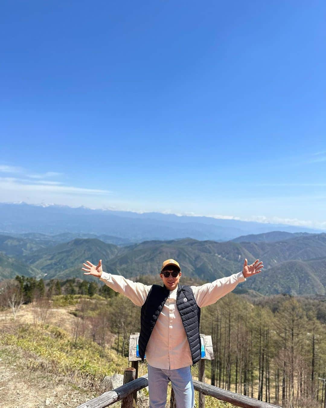 西藤俊哉のインスタグラム：「Have a nice weekend in my hometown. I got a lot of energy from nature by looking at the superb view.  オリンピック選考が始まる前に、週末に弾丸で家族に会いに長野に帰りました。 とても短い時間でしたが、めちゃくちゃいい時間を過ごすことができました。 生まれ育った地の大自然から沢山エネルギーをもらったので、世界の舞台で思いっきり暴れられると思います！🔥  長野には本当に素晴らしい景色、場所がたくさんあります！ 都会もいいけど、自然に囲まれた長野が大好きです！」