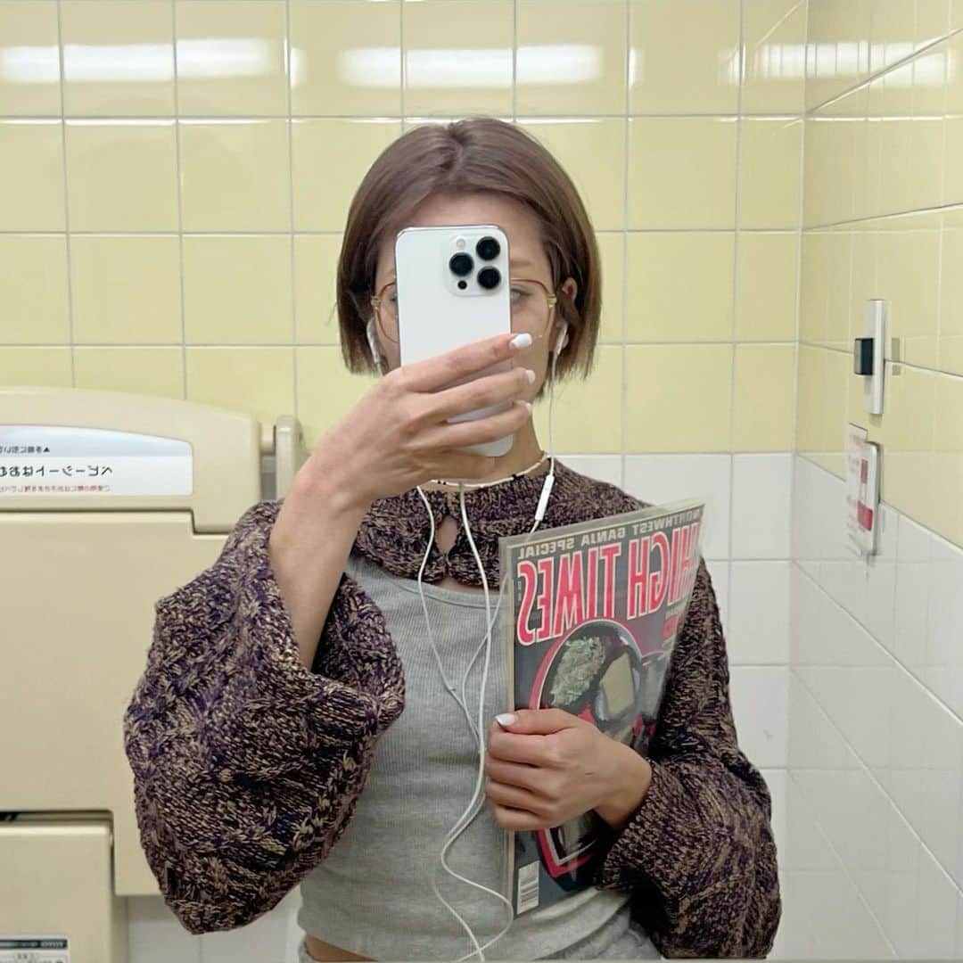 矢部ユウナのインスタグラム：「🎧  4.27 SHIBUYA ENTER 4.28 (marunouchi)HOUSE 4.28 ZEROTOKYO 5.07 西武池袋本店 5.14 下北沢ADRIFT  🐴🤞🏻」