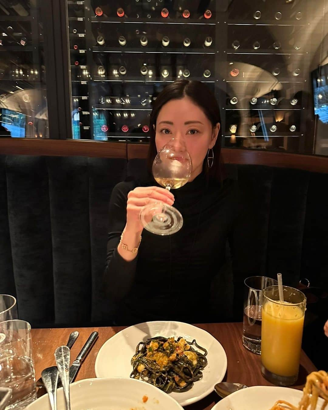 大塚良子さんのインスタグラム写真 - (大塚良子Instagram)「Nights in New York🍷🌙  背中空きの時のブラ 楽天のCandy Storeで買った バックオープンブラが使える〜 ストーリーズにリンクします。  #dinnertime #iloveny #newyork #life #goodnight #nyc #newyorknewyork」4月24日 11時02分 - ryokokonami