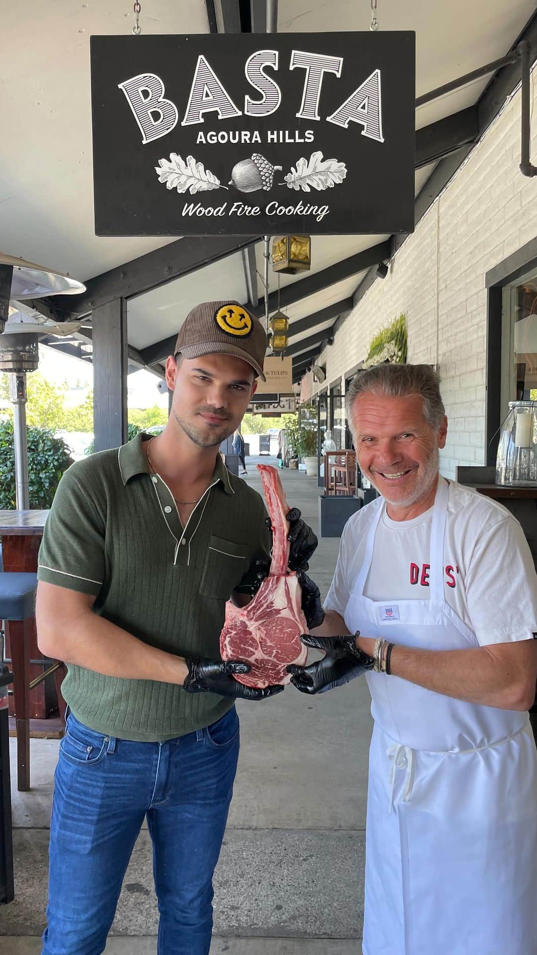 のインスタグラム：「Learned a new skill today @eatatbasta」