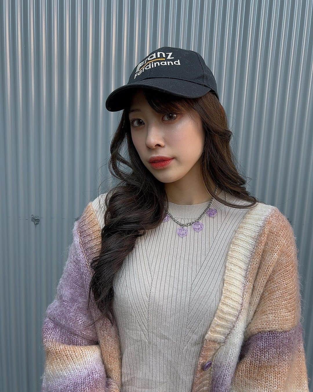 宮島小百合のインスタグラム：「こんなかんじ〜🌸🌸 #かかかぶぶぶききき #アイドル#私服#春コーデ  #ロングヘア」