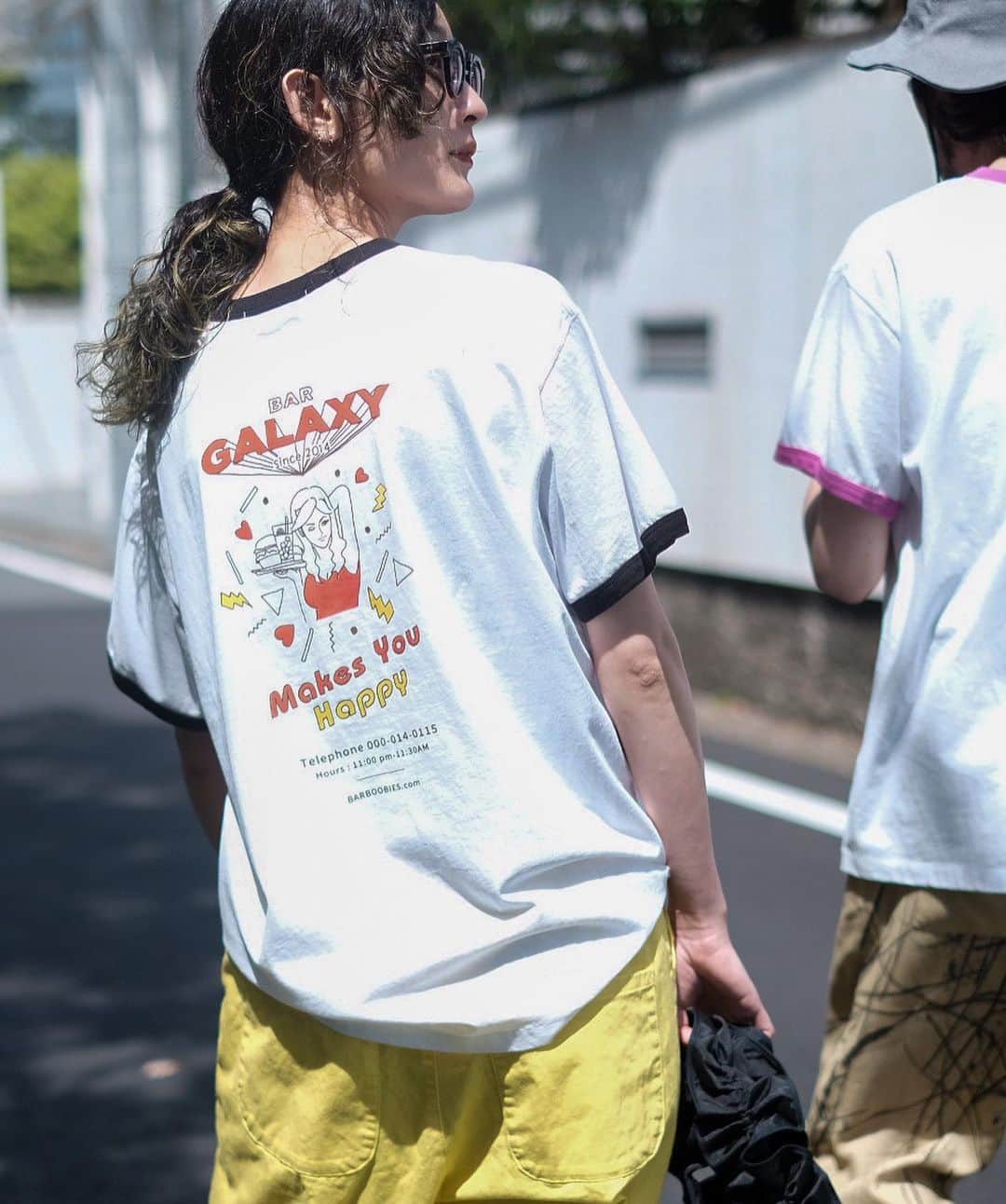 ジョンブルさんのインスタグラム写真 - (ジョンブルInstagram)「INSTA LIVE ～maRket×JOHNBULL第四弾コラボレーションTシャツのご紹介～  Johnbull Private labo公式インスタグラムのインスタライブにて、第四弾となるmaRket×JOHNBULLのコラボレーションアイテムをインスタライブでご紹介致します。  今回はスペシャルゲストとしてmaRketのバイイング担当ヌル君と販売担当ガクさんお二人にご出演いただき、アイテムに込められたこだわりや様々な想いを対談形式でお伝えいただきます。  もちろん、インスタライブ配信中はコメントにて直接ご質問も承っております。是非ご活用くださいませ。  また、今回ご紹介するアイテムのご注文は、JOHNBULL ONLINE STORE/お近くの店舗にて承っておりますので、ご視聴の上お買い物をお楽しみください。  ※4//21(金)よりオンラインストアにて先行予約を受け付けております。併せてご活用くださいませ。  ■日程 4/24(月) 20:00～  ■配信アカウント @johnbull_private_labo  ■内容 4/21(金)にオンラインストアにて先行予約受付中のmaRket×JOHNBULLのコラボレーションTシャツが4/28(金)よりついに通常販売スタートいたします。毎度大好評のコラボ商品を【maRket】のバイイング担当ヌル君と販売担当ガクさんお二人をお招きして対談形式でそのこだわりを徹底解剖していきます！  @ @  #johnbull #johnbullprivatelabo #johnbullinstalive #maRket #collaboration #tshirts #printtshirts #newarrivals #newrelease #preorder #2023ss」4月24日 12時03分 - johnbull_private_labo