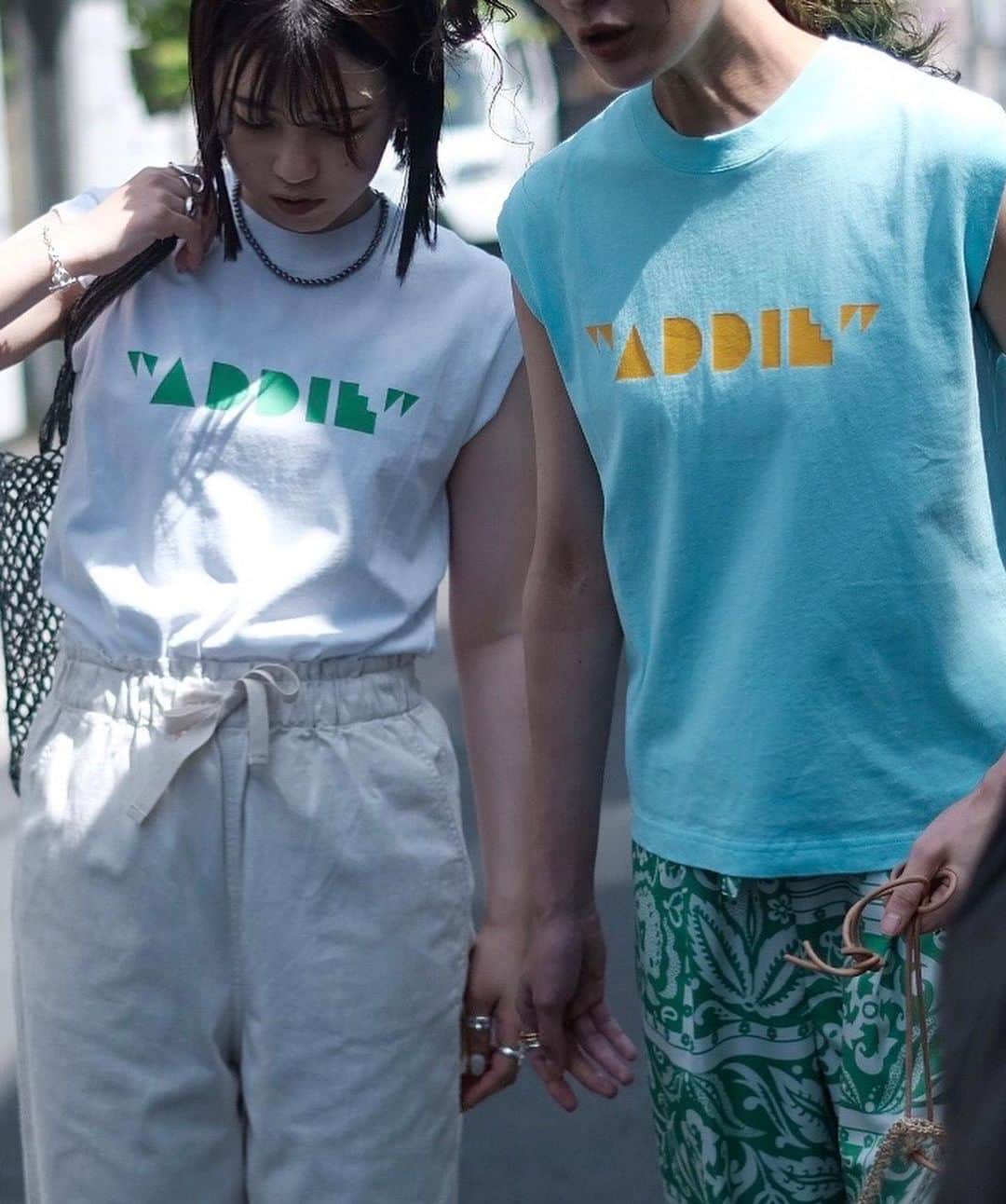 ジョンブルさんのインスタグラム写真 - (ジョンブルInstagram)「INSTA LIVE ～maRket×JOHNBULL第四弾コラボレーションTシャツのご紹介～  Johnbull Private labo公式インスタグラムのインスタライブにて、第四弾となるmaRket×JOHNBULLのコラボレーションアイテムをインスタライブでご紹介致します。  今回はスペシャルゲストとしてmaRketのバイイング担当ヌル君と販売担当ガクさんお二人にご出演いただき、アイテムに込められたこだわりや様々な想いを対談形式でお伝えいただきます。  もちろん、インスタライブ配信中はコメントにて直接ご質問も承っております。是非ご活用くださいませ。  また、今回ご紹介するアイテムのご注文は、JOHNBULL ONLINE STORE/お近くの店舗にて承っておりますので、ご視聴の上お買い物をお楽しみください。  ※4//21(金)よりオンラインストアにて先行予約を受け付けております。併せてご活用くださいませ。  ■日程 4/24(月) 20:00～  ■配信アカウント @johnbull_private_labo  ■内容 4/21(金)にオンラインストアにて先行予約受付中のmaRket×JOHNBULLのコラボレーションTシャツが4/28(金)よりついに通常販売スタートいたします。毎度大好評のコラボ商品を【maRket】のバイイング担当ヌル君と販売担当ガクさんお二人をお招きして対談形式でそのこだわりを徹底解剖していきます！  @ @  #johnbull #johnbullprivatelabo #johnbullinstalive #maRket #collaboration #tshirts #printtshirts #newarrivals #newrelease #preorder #2023ss」4月24日 12時03分 - johnbull_private_labo