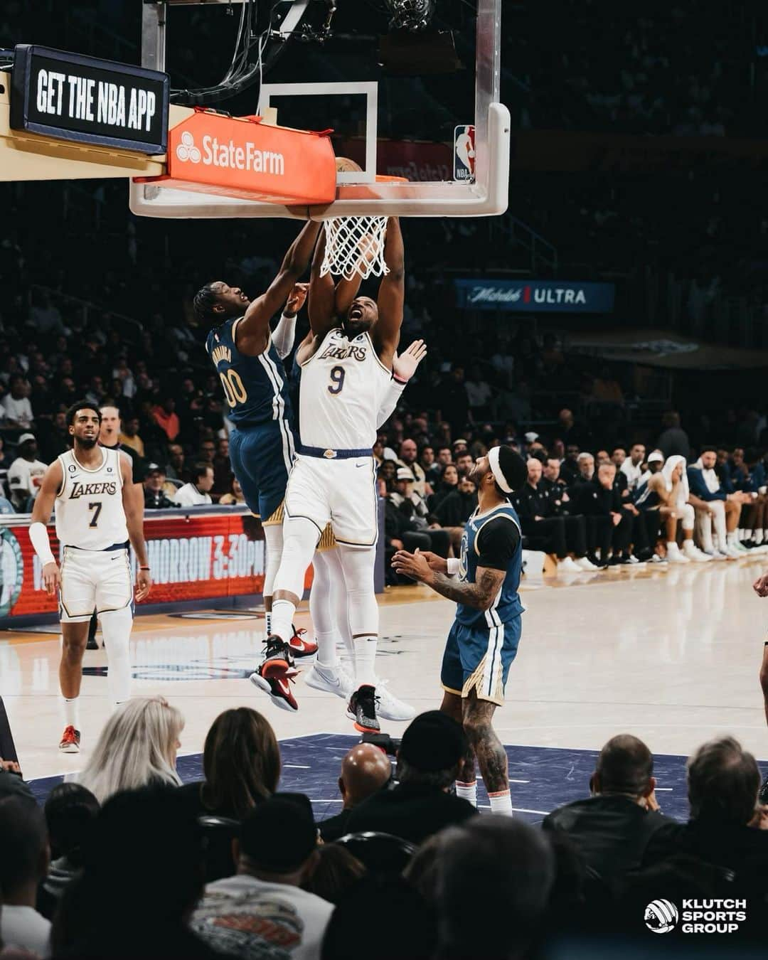 トリスタン・トンプソンのインスタグラム：「Let’s keep it going  💪🏾😤💪🏾💜💛 #Lakeshow」