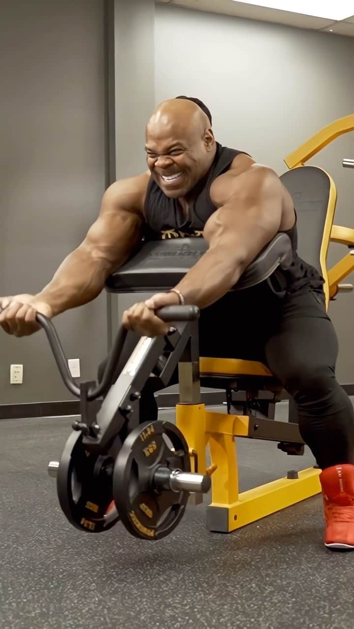 カイ・グリーンのインスタグラム：「Introducing the game-changer in at-home fitness: @powertecfitness versatile machines are built to withstand the test of time and support up to 1,000 lbs - ensuring that you won’t miss a single set or rep!  With #Powertec by your side, you’ll have the freedom to train on your terms without any interruptions or the need for a spotter. Our safe, guided range of motion will help you achieve your fitness goals without any setbacks. Say goodbye to tedious gym commutes and hello to your very own home gym. Powertec offers everything from power racks to Levergym systems, catering to all your training needs and committed to empowering you with the tools to lead a stronger, healthier life.  Don’t settle for a subpar gym membership when you can have the ultimate in at-home fitness with Powertec. Go see all the performance and craftsmanship Powertec has been providing customers for over the last 25+ years on Powertec.com  #KaiGreene #Powertec #Reels #Fyp」