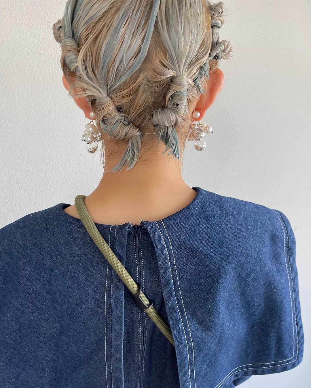 sakincho1028のインスタグラム：「hairarrange🌼 お任せでタイトめに、がご希望でした🦖  #sakinchohair #hairarrange#hair#arrange#hairset#ヘアアレンジ#アレンジ#ヘアセット#豊橋#美容室#豊橋美容室#結婚式#ブライダル#ヘアメイク#メイク#成人式#和装#成人式ヘア#出張ヘアメイク#ブライダルヘア#ウェディングヘア#花嫁ヘア#和装ヘア」