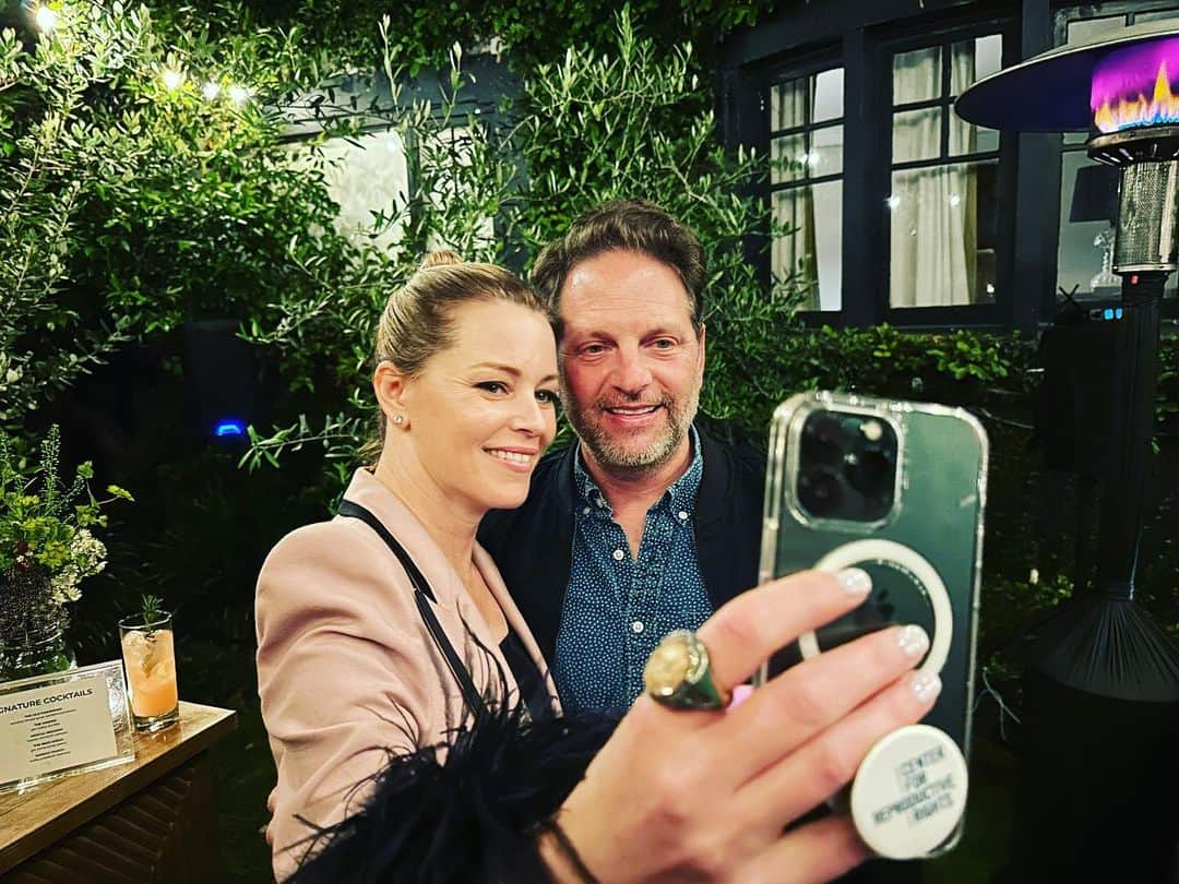 エリザベス・バンクスさんのインスタグラム写真 - (エリザベス・バンクスInstagram)「What a fun weekend celebrating @maxhandelman So grateful for the help from @buckleyandkarin and from everybody who kept the secret these past couple months! Happy Birthday Max.」5月9日 7時39分 - elizabethbanks