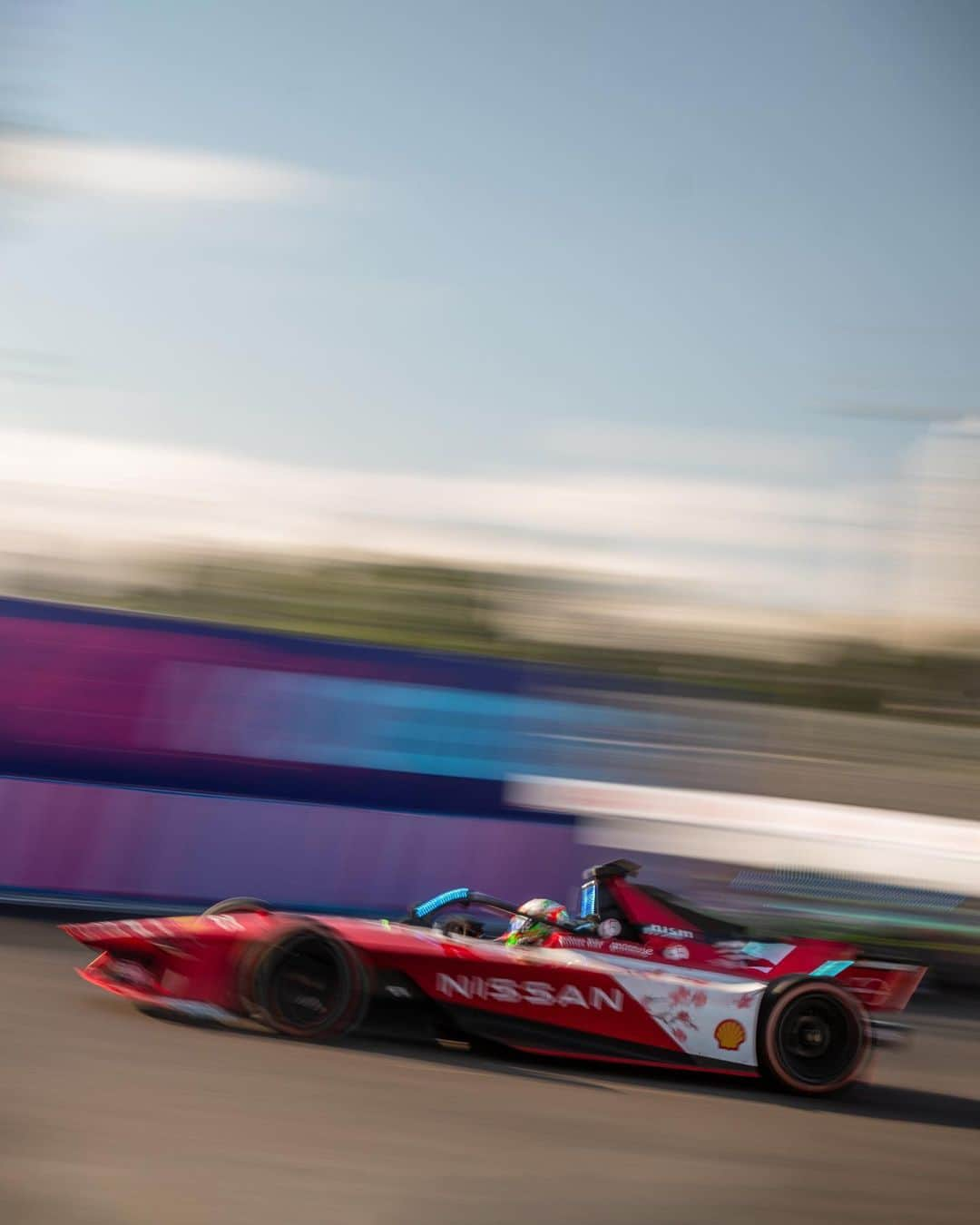 Nissanさんのインスタグラム写真 - (NissanInstagram)「Speed captured in motion @NISMO #Nissan #FormulaE #NISMO #NissanGen3」5月10日 22時00分 - nissan