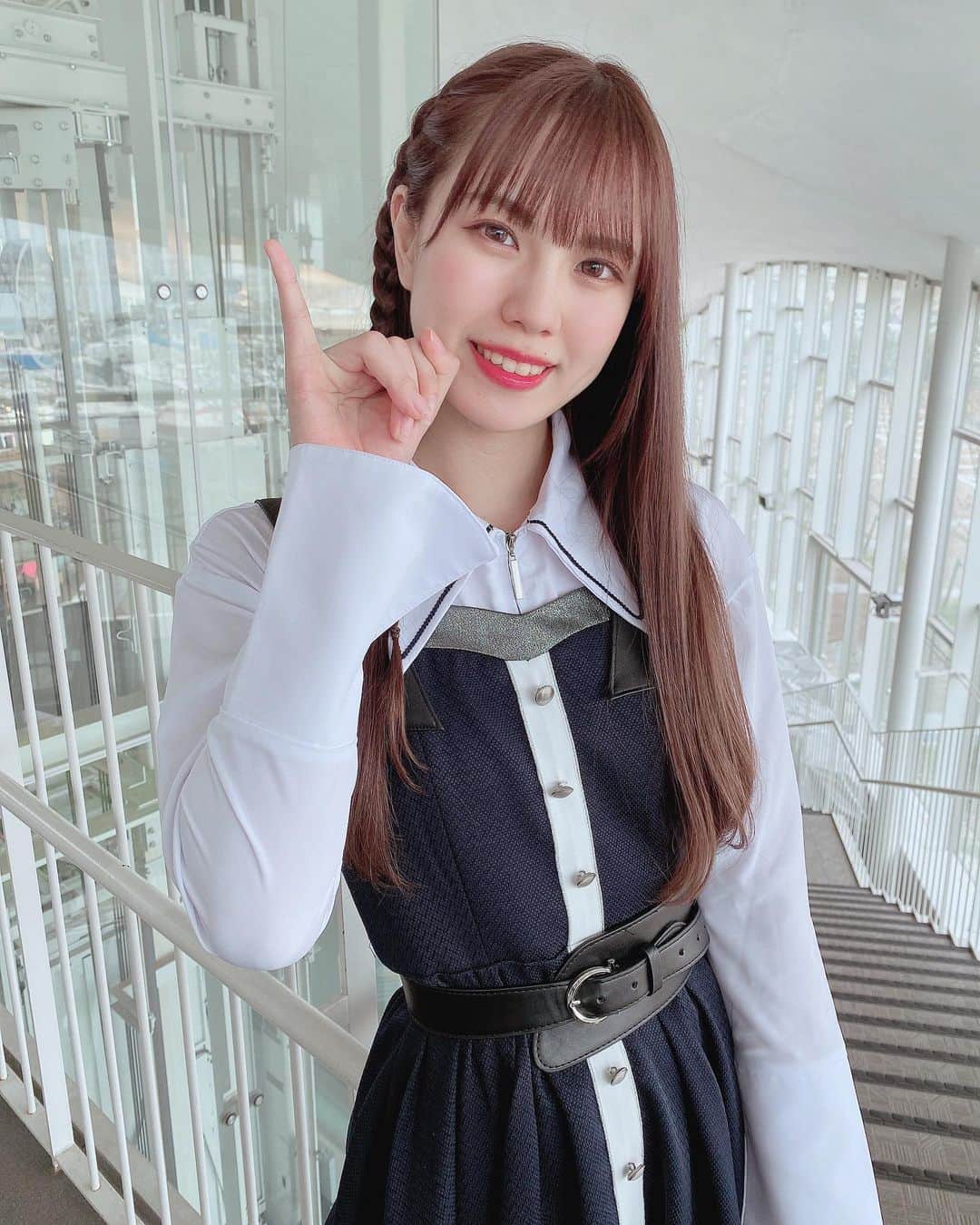 夢咲りりあのインスタグラム：「5/23リリース 2ndシングル「Yakusoku」衣装🖤  今回もぱるなさんに作って頂きました♡ 清楚可愛い衣装で大好き(՞ ܸ. .ܸ՞)︎  そしてテレビ東京系列 超音波の5月EDテーマでYakusoku流れてるのでぜひ観てねー！」
