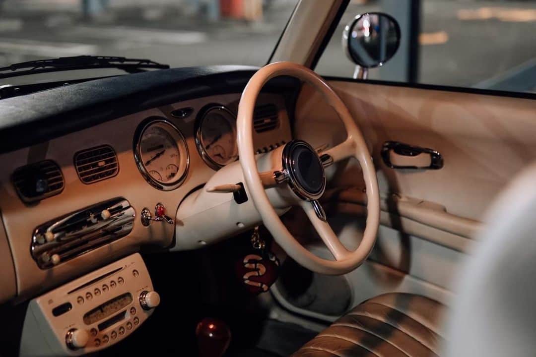 Nissanさんのインスタグラム写真 - (NissanInstagram)「The notable Nissan Figaro is a classic beauty from all angles, inside and out 🚙: @x666hyz  📸: @shun_photography_ , @ryo_723dust   #Nissan #NissanFigaro #classic」5月11日 22時15分 - nissan
