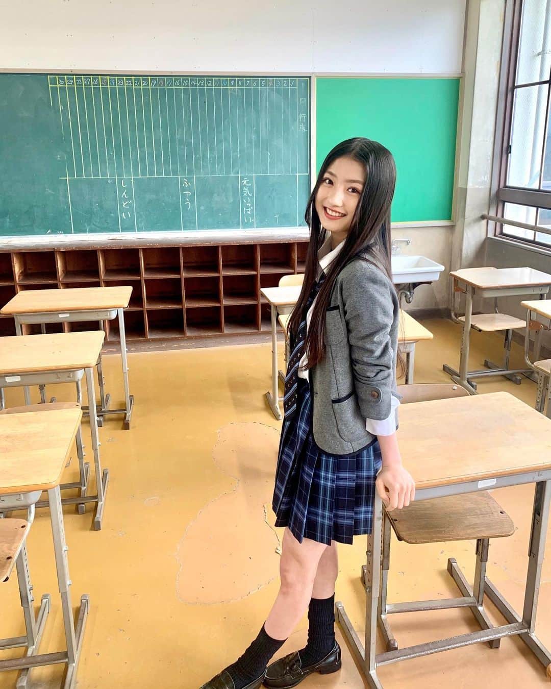 塩月希依音さんのインスタグラム写真 - (塩月希依音Instagram)「school ✏︎𓂃𓈒𓏸🎞  #school#schoolphoto #schoolphotos #制服#学校#教室#classroom #jk#ljk #05#05년생 #05line」5月8日 22時54分 - keito.shiotsuki