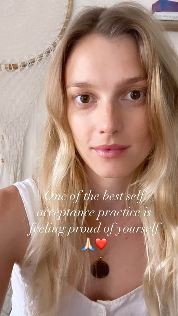 シグリッド・アグレンのインスタグラム：「Wherever you are on your self acceptance journey, you have never arrived - because self acceptance is a state of being and not a destination. So there will inevitably be days where you doubt yourself, when you don’t feel great or when your self confidence amounts to zero. The key in those moments, and what makes a real difference, is having specific tools.  One of my favorite one is switching the inner dialogue of « I’m not good enough / I’ll never get there or will never be able to do that etc » by looking back at things I have done in the past few weeks, months or years and feel proud of myself. I even make collages of sort and keep them in my phone so that I always have them if I need a little boost.  Being proud doesn’t mean being obnoxious, superior and/or entitled. Being proud is filling your own cup and giving yourself the love and acceptance you need so that you don’t need to go chasing for it outside of yourself, desperate for others’ approval to feel good about who you are. Trust me when I say it’s a game changer. 🙏🏻❤️  Would love to hear what your tools are when you’re not feeling great about yourself 💞✨  #selfacceptance #selfacceptancejourney #selflove #selflovejourney #beproud #beproudofyourself #itsajourneynotadestination #lifejourney #lifewisdom」