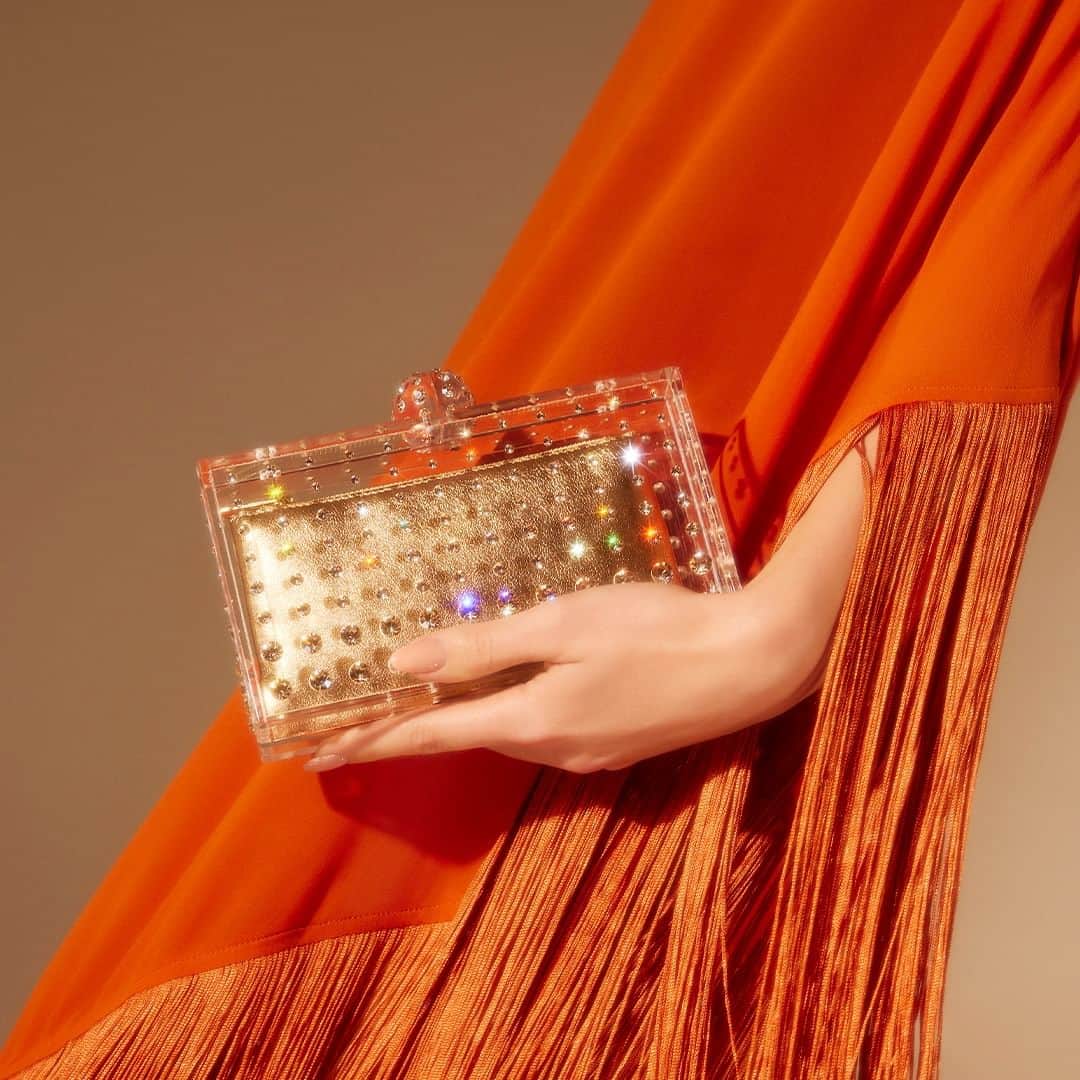 Aquazzuraのインスタグラム：「The best Clutch for every event is here: Tequila Clutch in gold   #AQUAZZURA  #AQUAZZURABags」