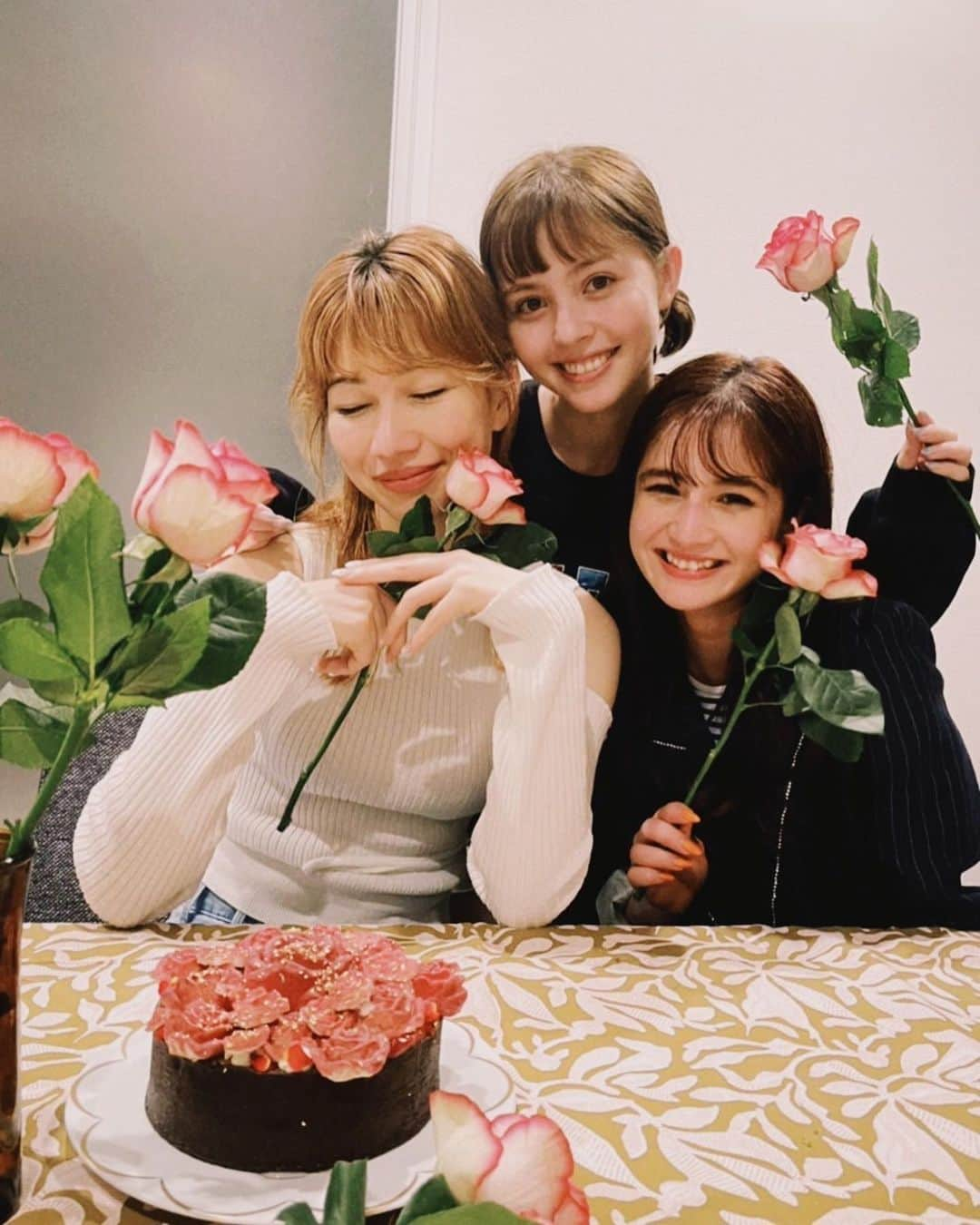 Takiさんのインスタグラム写真 - (TakiInstagram)「Late post of our 3 birthdays celebration」5月8日 23時24分 - taki_faky