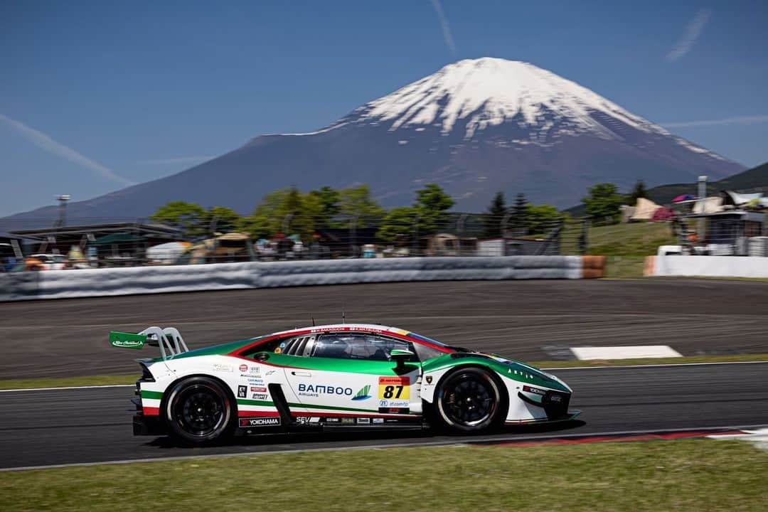 松浦孝亮さんのインスタグラム写真 - (松浦孝亮Instagram)「More photos from Rd.2 Fuji  #supergt #lamborghini #lamborghinihuracangt3  #jloc」5月8日 23時26分 - ko_matsuura