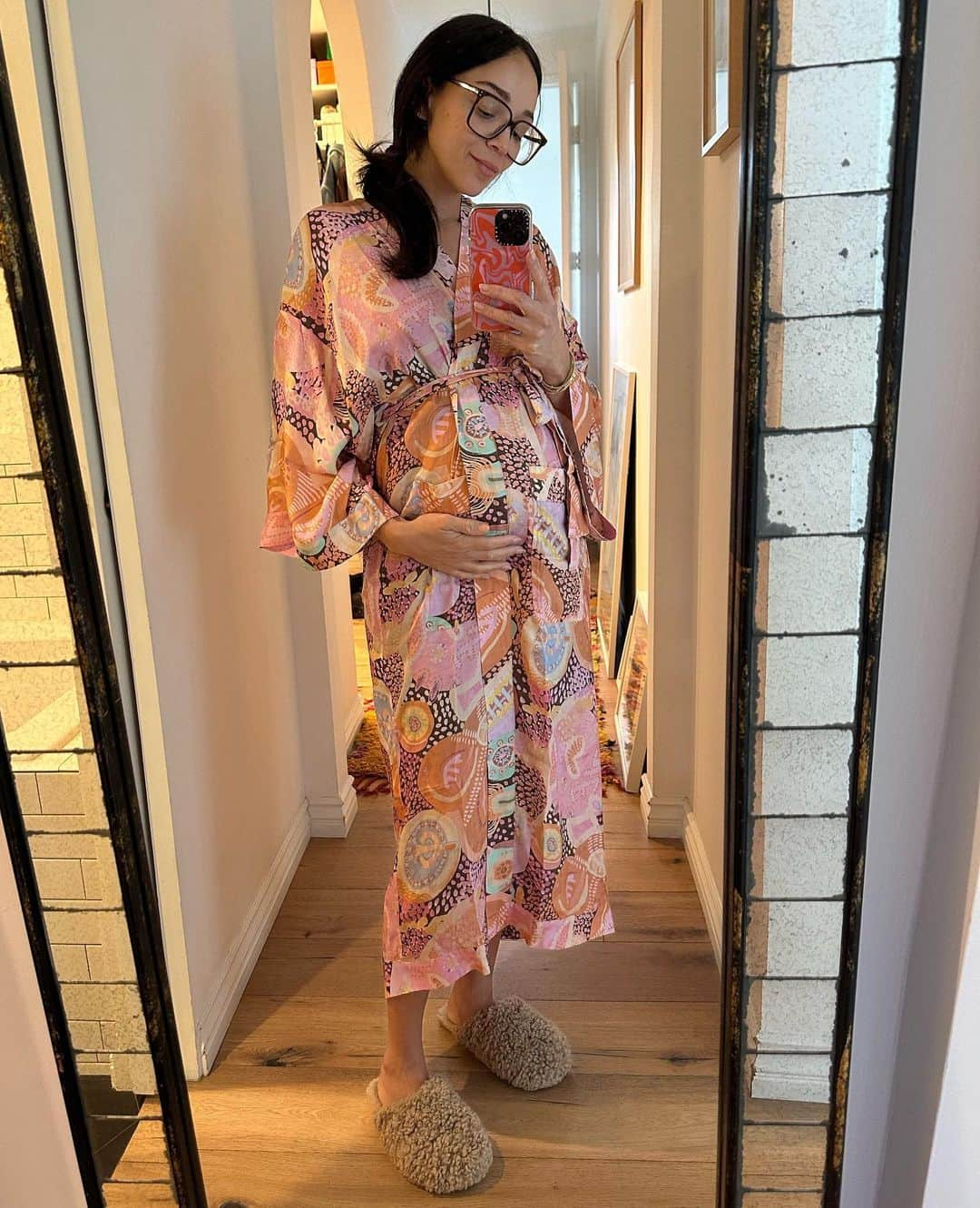 アシュリー・マデクウェさんのインスタグラム写真 - (アシュリー・マデクウェInstagram)「The bump last week. Didn’t include my compression sock hiking outfit. I feel like seeing that once on my story was enough?」5月8日 23時49分 - ashleymadekwe