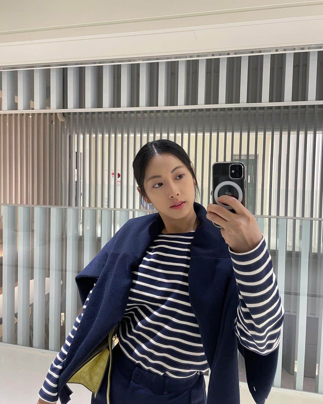 パン・ソヨンのインスタグラム：「잘자요 월요일 🦓🤍」