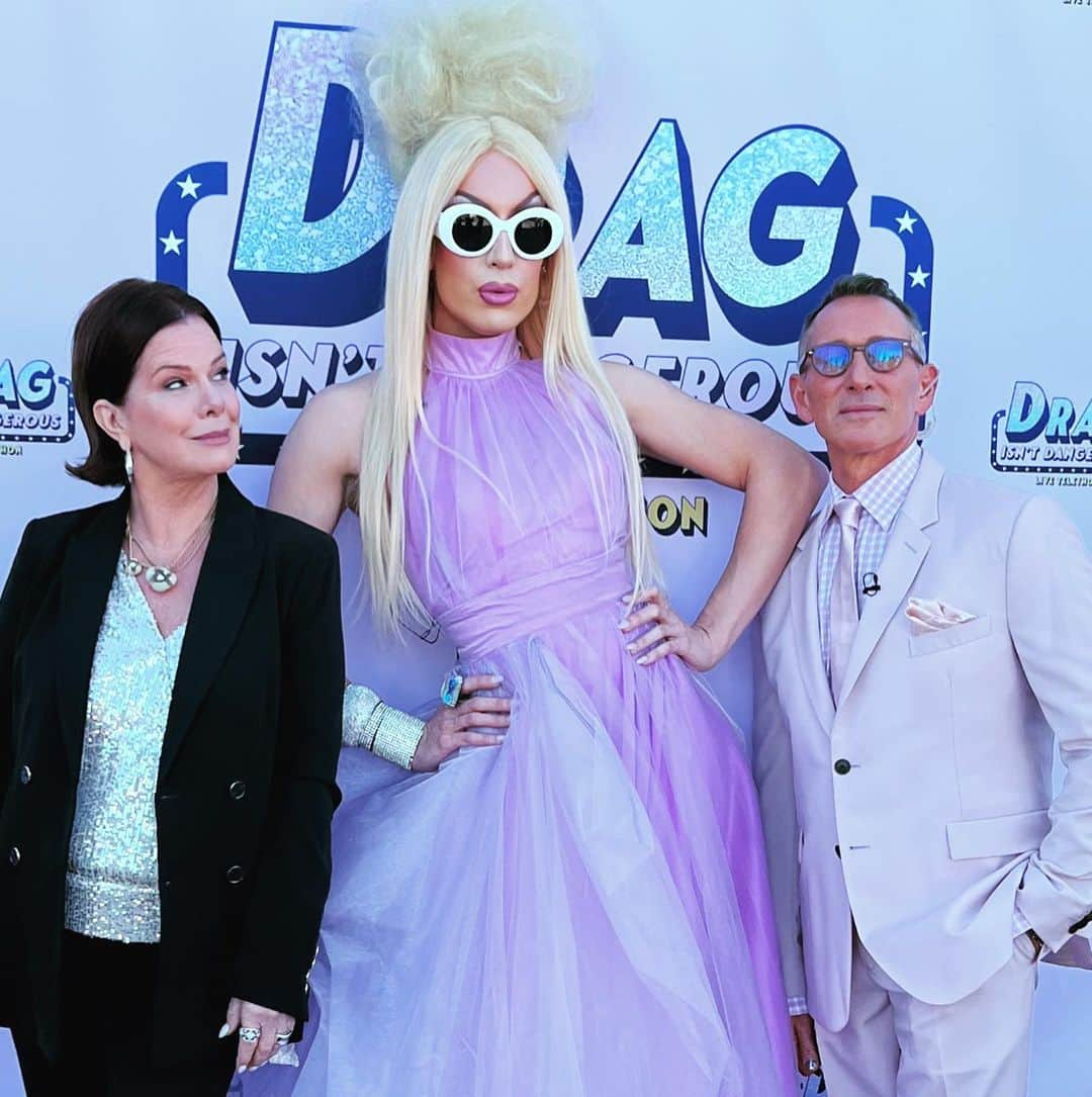 マーシャ・ゲイ・ハーデンさんのインスタグラム写真 - (マーシャ・ゲイ・ハーデンInstagram)「The only thing dangerous about drag is how hot these Queens are!  Join the @dragisntdangerous fundraiser in support of LGTBQ+, which basically means in support of all of us! Our nation, our neighbors, our children, artists, our singers, our dancers, our better leaders, ceo’s, writers, spiritual leaders, basically our humanity. Gay is here to stay. Drag is here to stay. Donate what you can, and join us in spreading the love.」5月9日 0時48分 - mgh_8