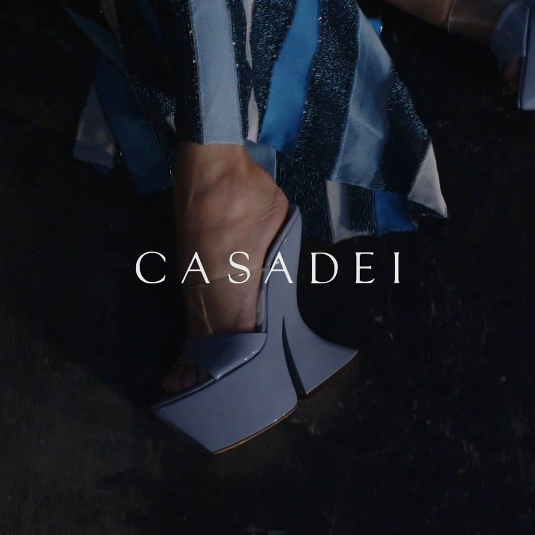 カサディのインスタグラム：「With their funky design and height-defying heel, these platforms make for the perfect party shoe. Discover Nina via the link in bio. #CasadeiWorld」