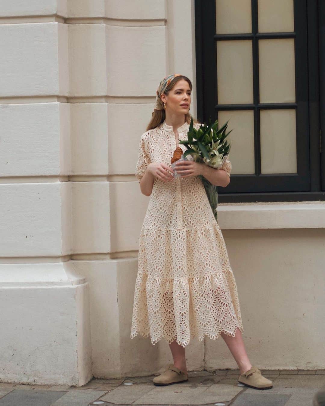 Ted Bakerのインスタグラム：「Broderie anglaise perfection from @emma_lauren #TedBaker #Holiday」