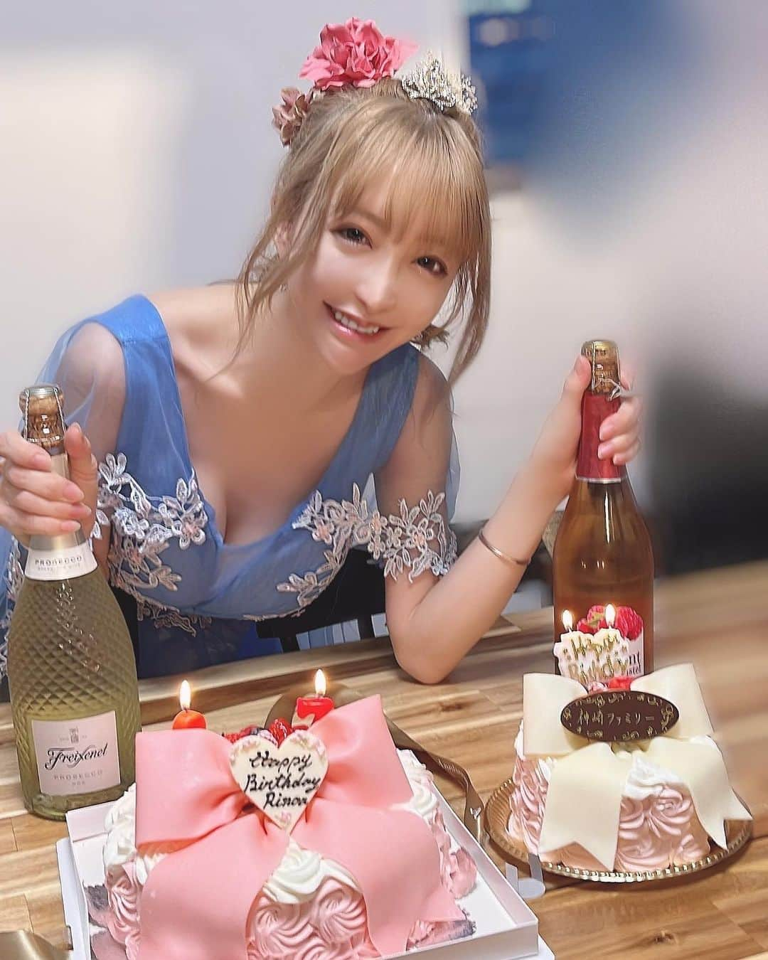 神崎りのあさんのインスタグラム写真 - (神崎りのあInstagram)「🎂𝐇𝐚𝐩𝐩𝐲 𝐁𝐢𝐫𝐭𝐡𝐝𝐚𝐲🎂 ❣️37歳になりました❣️ 🎊年齢初公開🎉  お誕生日なのでプレゼントに たくさんの イイネ✿RT 欲しいなぁ🌸  全身に3000万課金しているので この歳になっても  美ボディでシワ1つ無く グラビアも挑戦し 性格も穏やかになり たくさん愛されて 幸せに生きてます💗  これからも 元祖来店・美容コスプレイヤーとして 1人でも笑顔にしていきたい🫶💕  今年もよろしくね💗🐰🌸  #目指せ５万フォロワー #応援よろしくです  #神崎りのあ #Japanesegirl #JapanesCosplayer #sexy #コスプレ #Kawaii #Cosplay #Rinoa #Kanzaki  #Sexygirl #Seikei #整形 #総額 #2500万 #Bijin #日本 #コスプレイヤー  #添い寝お姉さん #SleepGirl #私を布教して  Instagram」5月9日 1時03分 - rinoa_kanzaki