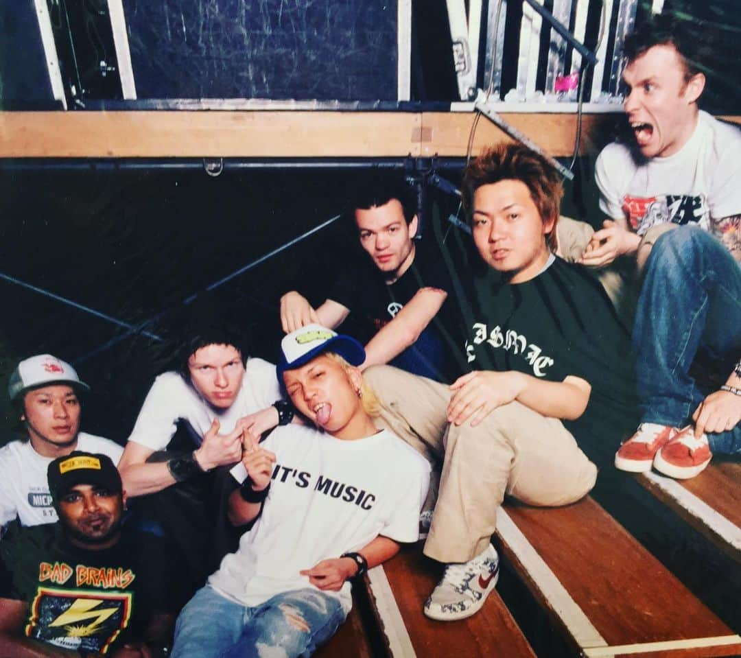 SHOGOさんのインスタグラム写真 - (SHOGOInstagram)「SUM41が解散、、、。  ジャパンツアーで対バンしたり、音楽雑誌で対談したり。  懐かしい思い出✨  #175R #SHOGO #sum41」5月9日 1時08分 - 175r_official