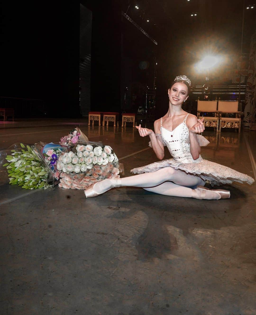 のインスタグラム：「SLEEPING BEAUTY 08.05.2023 💔 THANK YOU! Tchaikovsky’s masterpiece, choreography that is a definition of classicism - oh what a thrilling show to perform and what a stunning role to portray 😍  Aurora is a fairytale ethereal princess and I love her with all my heart!  Thanks a lot to my Prince Desire @_evgeny_konovalov_balletfamily , to my coach, to our incredible conductor and to the orchestra! Thanks so much everyone!  Our story happened ❤️  СПЯЩАЯ КРАСАВИЦА 08.05.2023 💔 СПАСИБО! Шедевр Чайковского,, изысканнейшая классическая хореография, вершина академического танца - о, какая радость исполнять этот спектакль и как прекрасна эта роль 😍 Аврора - неземная сказочная принцесса и я люблю ее всем сердцем! Большое спасибо моему Принцу Дезире @_evgeny_konovalov_balletfamily , моему педагогу, нашему невероятному дирижеру и всему оркестру! Большое спасибо всем! Наша история случилась ❤️」
