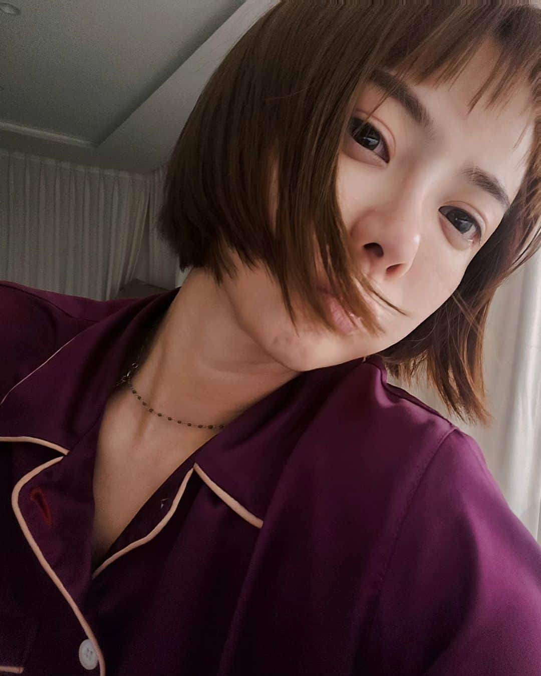 ユ・ハナのインスタグラム：「놀라운 건 엄청 했는데 아직도 할 게 남았단거야  #집안일」
