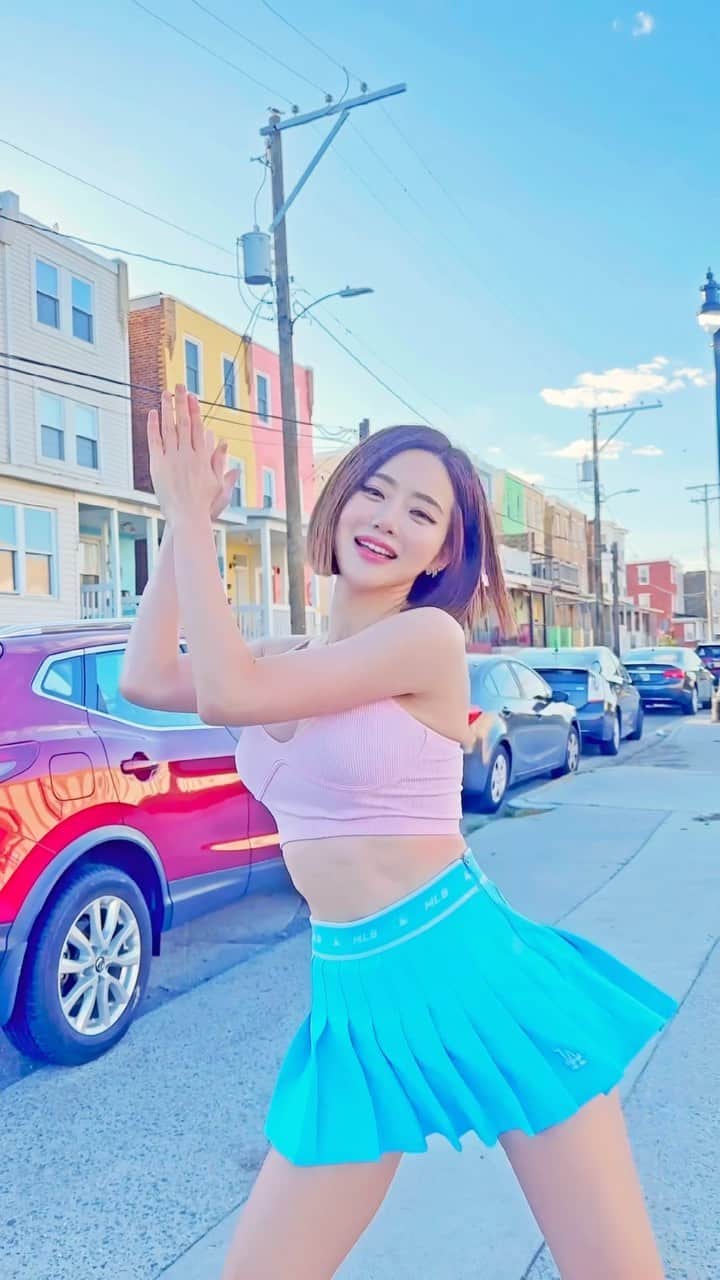 Dj Sodaのインスタグラム：「Today is a shooting day for a @gossmagazine cover 📸 I’m so excited and can‘t wait!! Do you think I can do well? Wish me luck💓😘 finger crossed🤞🏻」