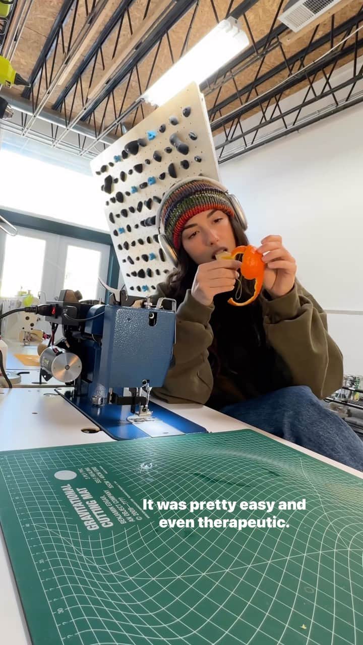 キーンのインスタグラム：「@nicolemclaughlin creates an orange-inal new take on our Newport sandal 🍊 What would you name this new Newport? Should we take notes on the color? 👀 #KEEN #NewportHacks」