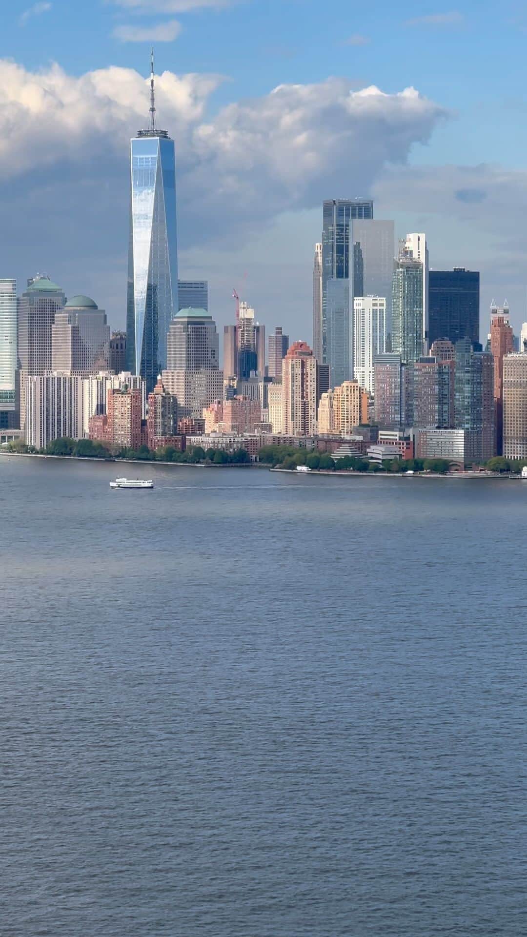 nyonairのインスタグラム：「🚁🤩   #reels #reelsinstagram #nyc #newyorkcity」