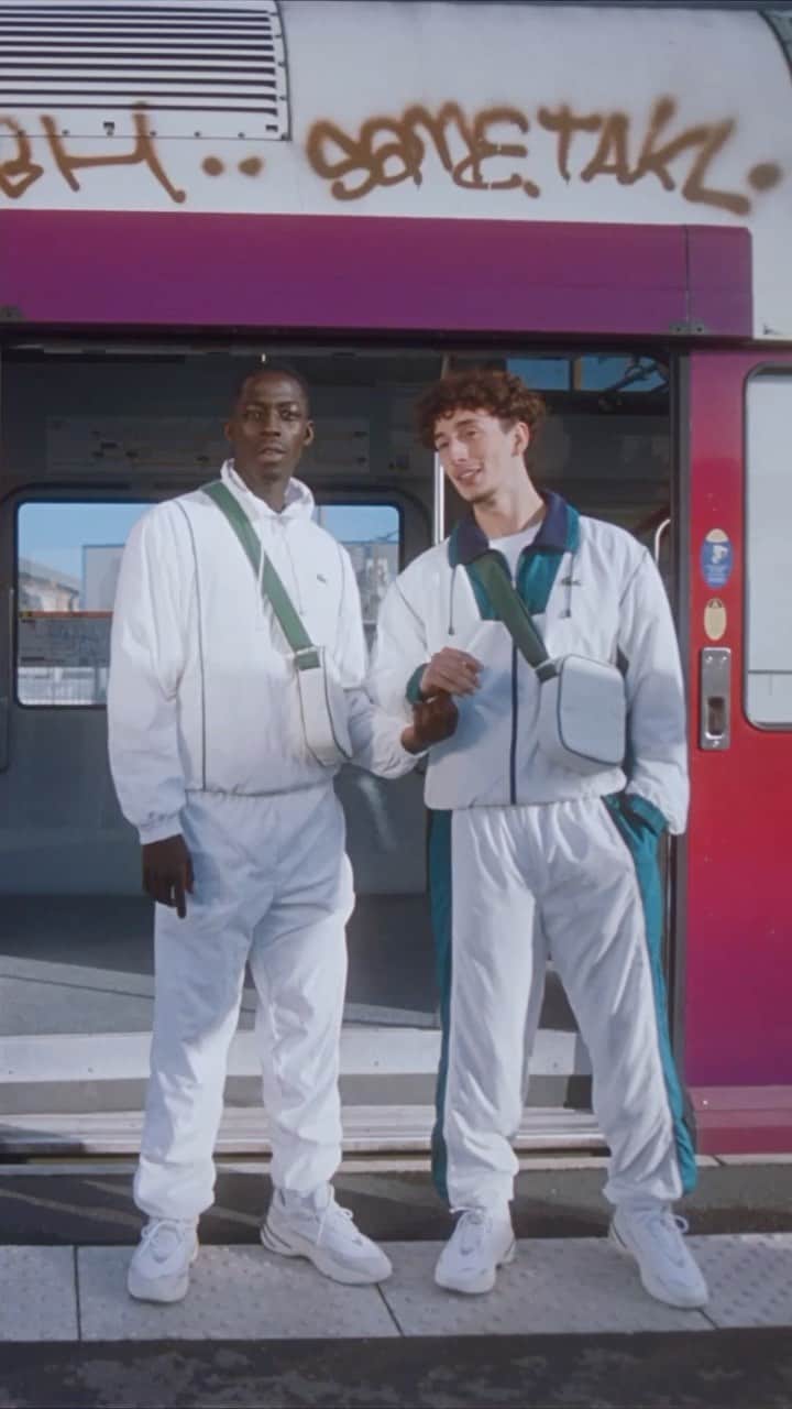 Lacosteのインスタグラム：「From Vitry to Harlem, the white total-look is in order. Iconic tracksuits and tennis classics redefine today’s streetwear. #LacosteCelebrates90 🐊」