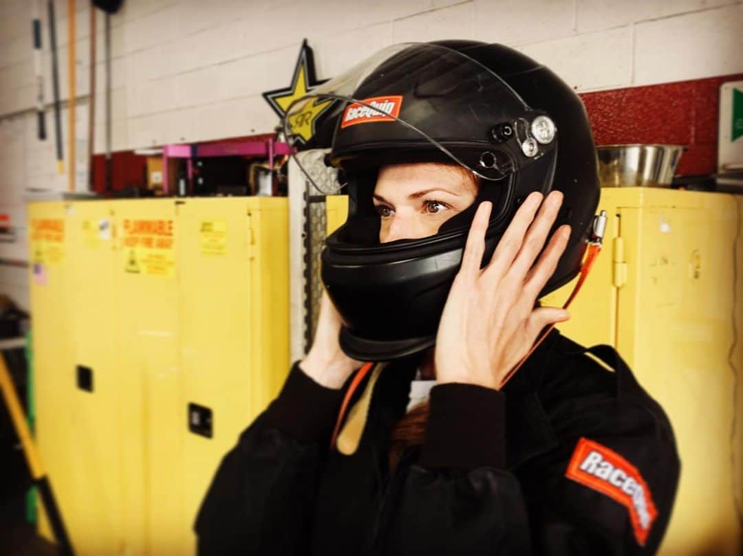 アマンダ・リゲッティのインスタグラム：「Putting my lead foot to good use. #tscalliance #irwindalespeedway #mondaymotivation」