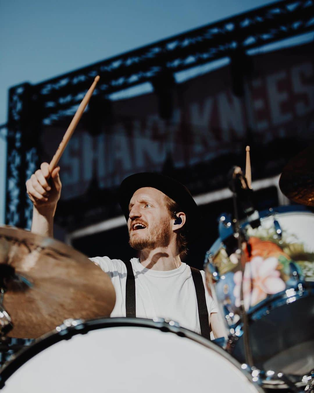 The Lumineersさんのインスタグラム写真 - (The LumineersInstagram)「@shakykneesfest you were incredible! 🎉🤘」5月9日 2時39分 - thelumineers