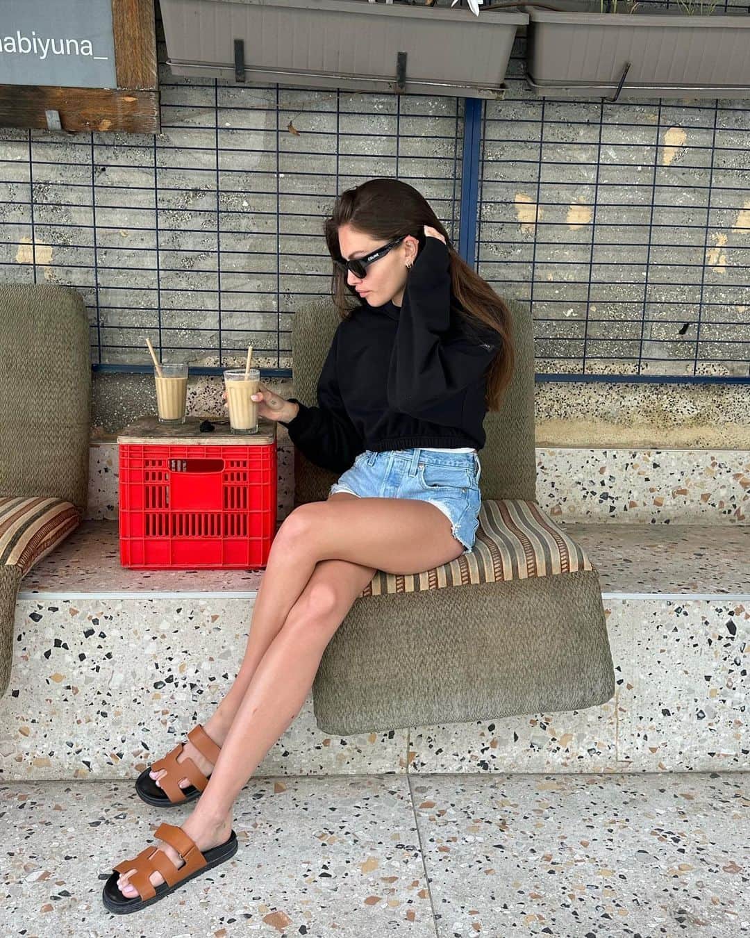 ティラーヌ・ブロンドーのインスタグラム：「☕️」