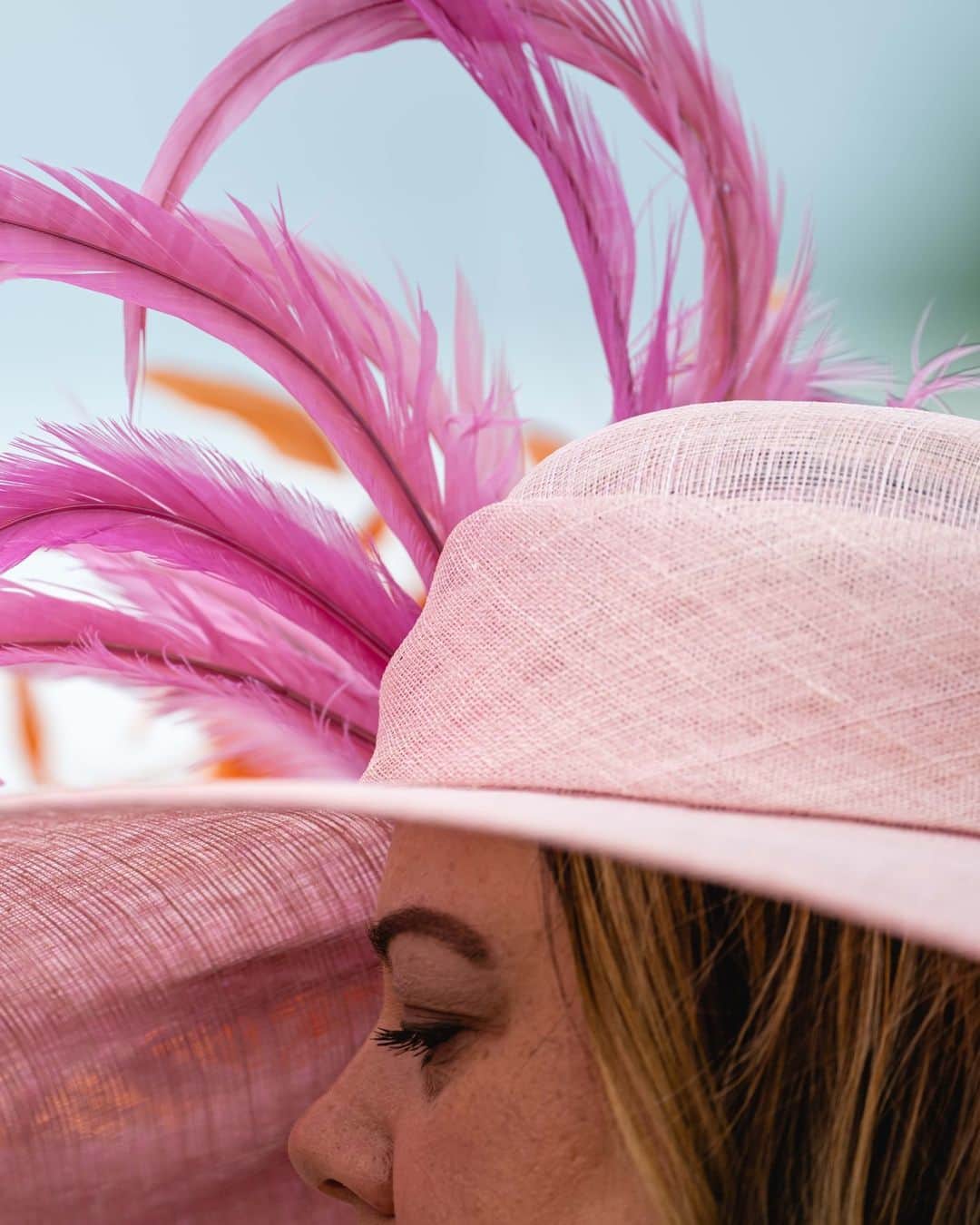 New York Times Fashionさんのインスタグラム写真 - (New York Times FashionInstagram)「The Kentucky Derby never fails to bring out the most adventurous hat-wearers of any American sporting event — and the race on Sunday did not disappoint. Fans watched Mage win the 149th Derby, followed by Two Phil’s and Angel of Empire, rounding out the top three.   For many who attend, the annual race at Churchill Downs provides an opportunity to show off homemade creations and high-fashion pieces, from headbands with flowers to full-on art pieces made to look like mini racetracks.  Not known for subtlety, Derby hats this year offered a range of colors and fabrics, from elegant to loud, floral to plumed and everything in between. There were classic straw hats, and much more elaborate creations: with elaborate bows, flowers, brims and even feathered pink tentacles.  See more hats from the Kentucky Derby at the link in bio. Photos by @jonpcherry and @xburrell41」5月9日 3時20分 - nytstyle
