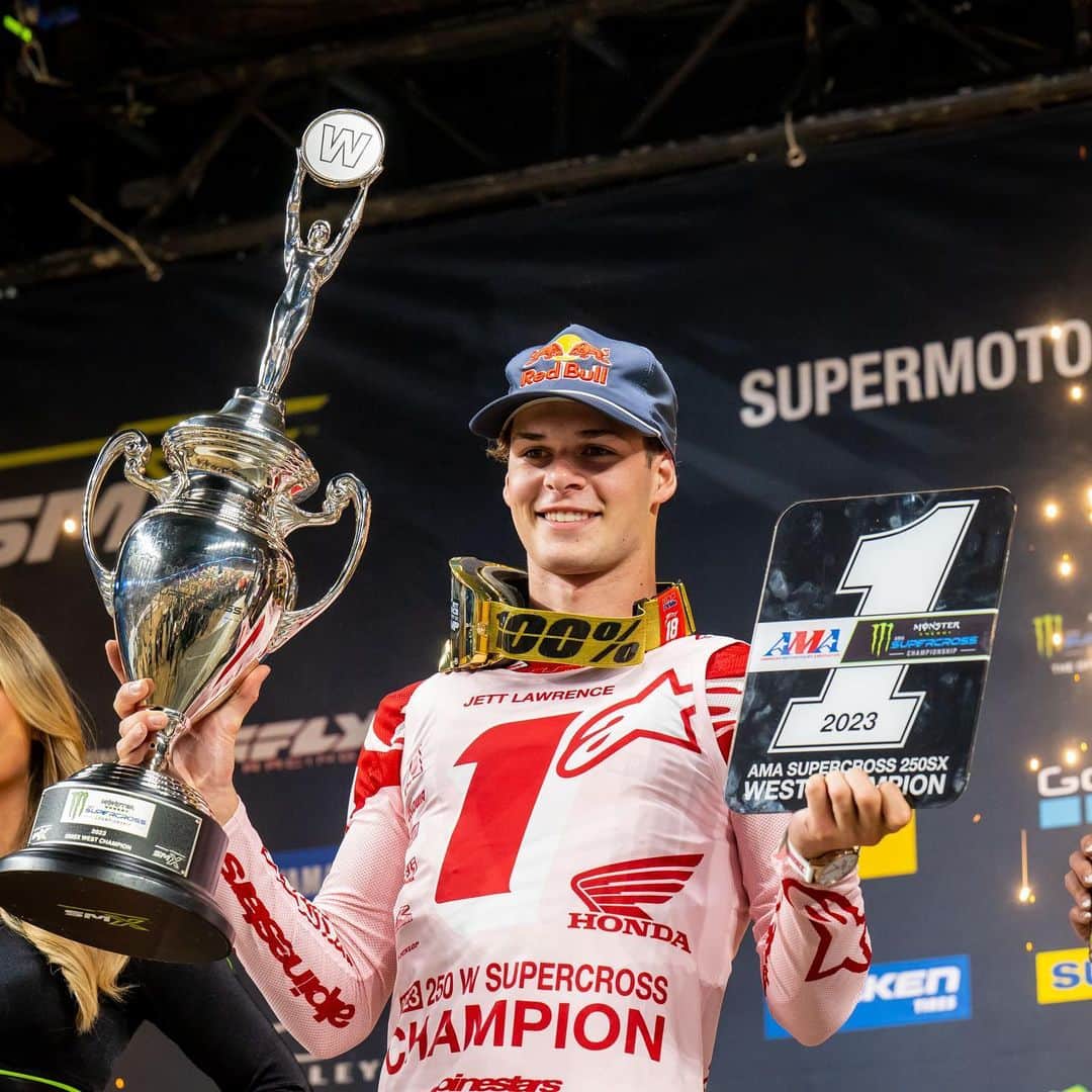 Honda Powersports USさんのインスタグラム写真 - (Honda Powersports USInstagram)「Four in a row 🏆🏆🏆🏆 Congratulations, @jettson18 on your 250SX West Region Championship and an incredible 250 career! The young Australian secured the championship one round early by raising his points lead to an insurmountable 34 points. This marks Honda’s 20th support-class championship and seals a dominant season for Team Honda HRC, winning both regional @supercrosslive titles.   In the premiere 450 division, @chasesexton captured his second win in a row and fifth of the season. Following the race, Sexton mentioned in his podium interview that the win was bittersweet as his championship rival, Eli Tomac had to withdraw from the race due to an ankle injury. We wish Eli a speedy recovery.  #RideRed @hondaracingcorporation」5月9日 4時26分 - honda_powersports_us