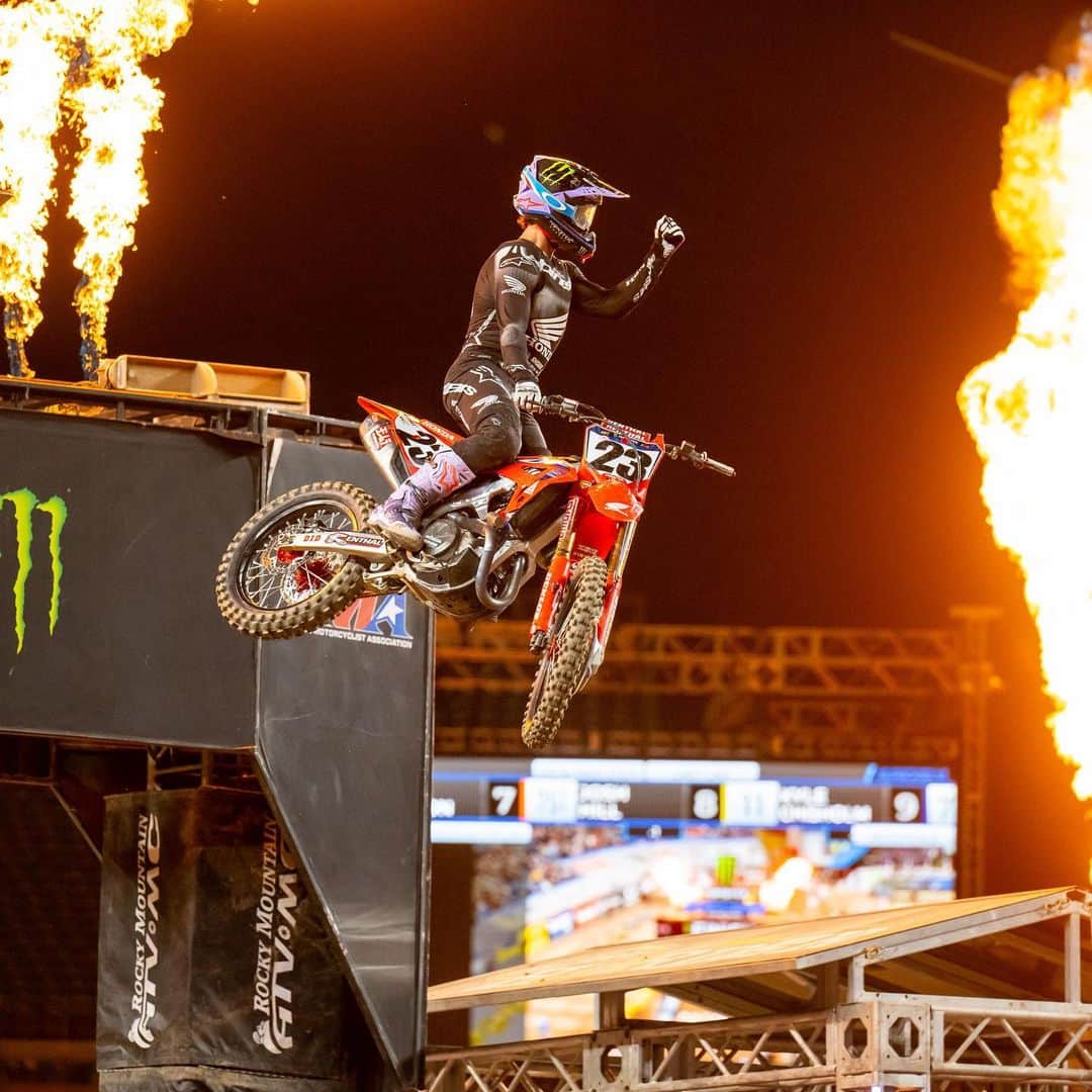 Honda Powersports USさんのインスタグラム写真 - (Honda Powersports USInstagram)「Four in a row 🏆🏆🏆🏆 Congratulations, @jettson18 on your 250SX West Region Championship and an incredible 250 career! The young Australian secured the championship one round early by raising his points lead to an insurmountable 34 points. This marks Honda’s 20th support-class championship and seals a dominant season for Team Honda HRC, winning both regional @supercrosslive titles.   In the premiere 450 division, @chasesexton captured his second win in a row and fifth of the season. Following the race, Sexton mentioned in his podium interview that the win was bittersweet as his championship rival, Eli Tomac had to withdraw from the race due to an ankle injury. We wish Eli a speedy recovery.  #RideRed @hondaracingcorporation」5月9日 4時26分 - honda_powersports_us