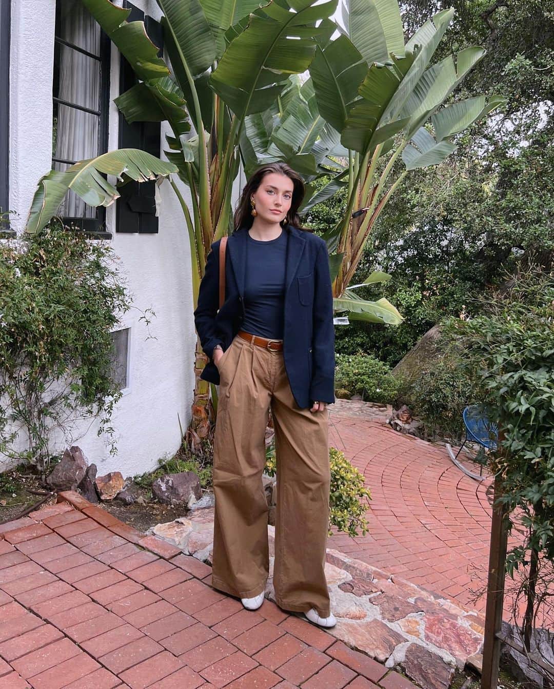 ジェシカ・ジェーン・クレメントのインスタグラム：「Date night outfit🫐🐿️」