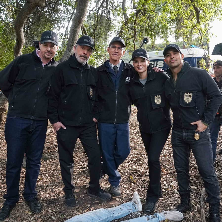 ウィルマー・バルデラマさんのインスタグラム写真 - (ウィルマー・バルデラマInstagram)「The crew is back tonight! 9pm on @cbstv  #NCIS.. countdown to our finale starts tonight!」5月9日 5時03分 - wilmervalderrama