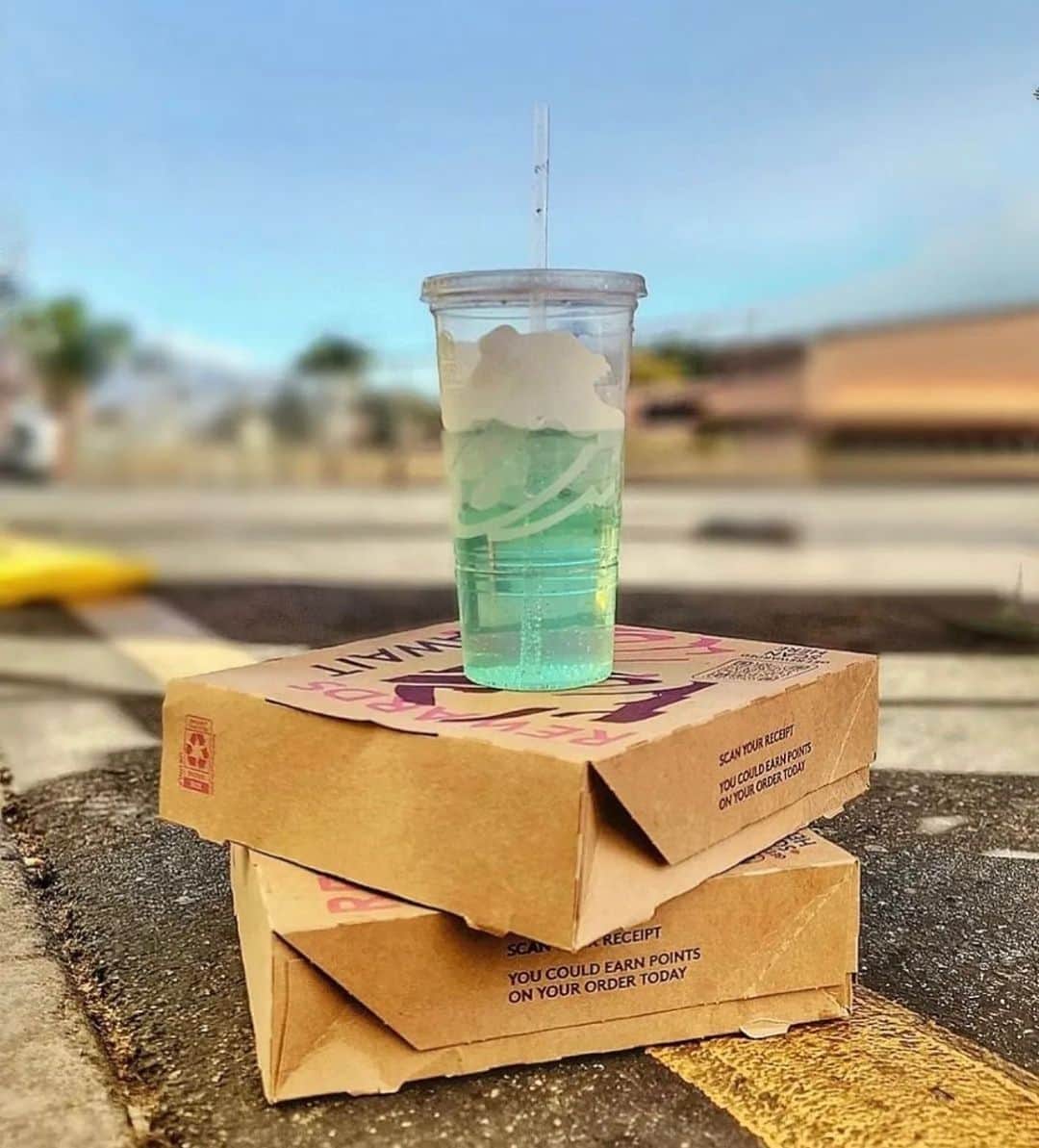 Taco Bellのインスタグラム：「drop your summer roadtrip plans」
