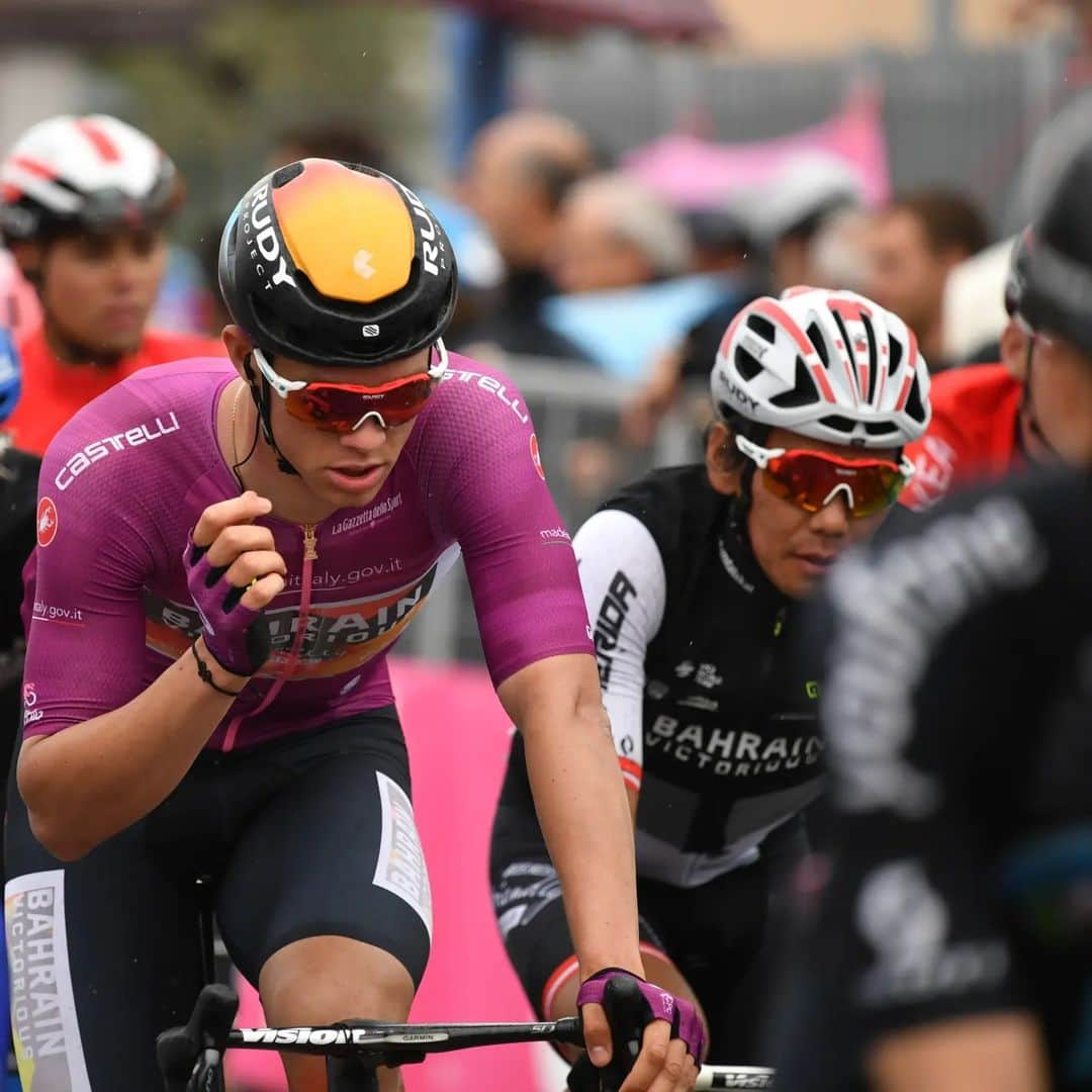 新城幸也さんのインスタグラム写真 - (新城幸也Instagram)「Stage3 @giroditalia ✅  📸 Photo : @iimiwa   #Giro2023 #giroditalia #ジロ  @teambahrainvictorious  @cn_bahrainvictorious」5月9日 5時50分 - yukiyaarashiro