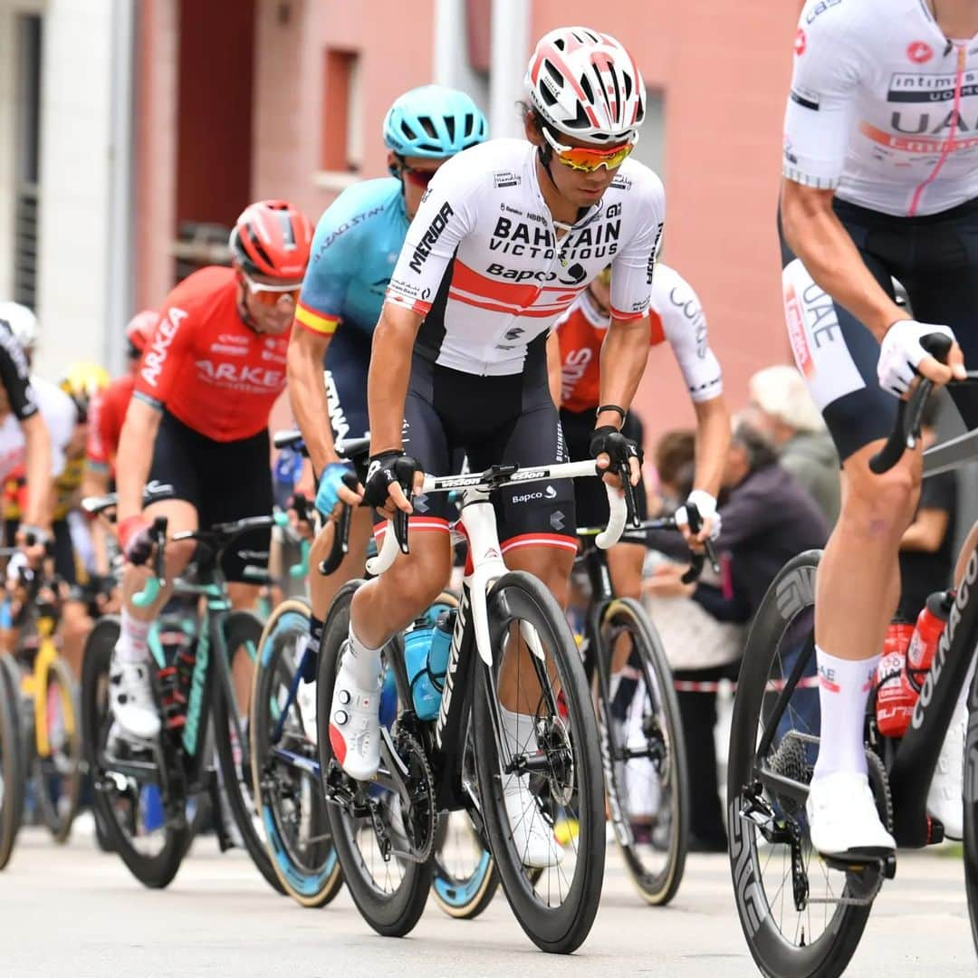 新城幸也さんのインスタグラム写真 - (新城幸也Instagram)「Stage3 @giroditalia ✅  📸 Photo : @iimiwa   #Giro2023 #giroditalia #ジロ  @teambahrainvictorious  @cn_bahrainvictorious」5月9日 5時50分 - yukiyaarashiro