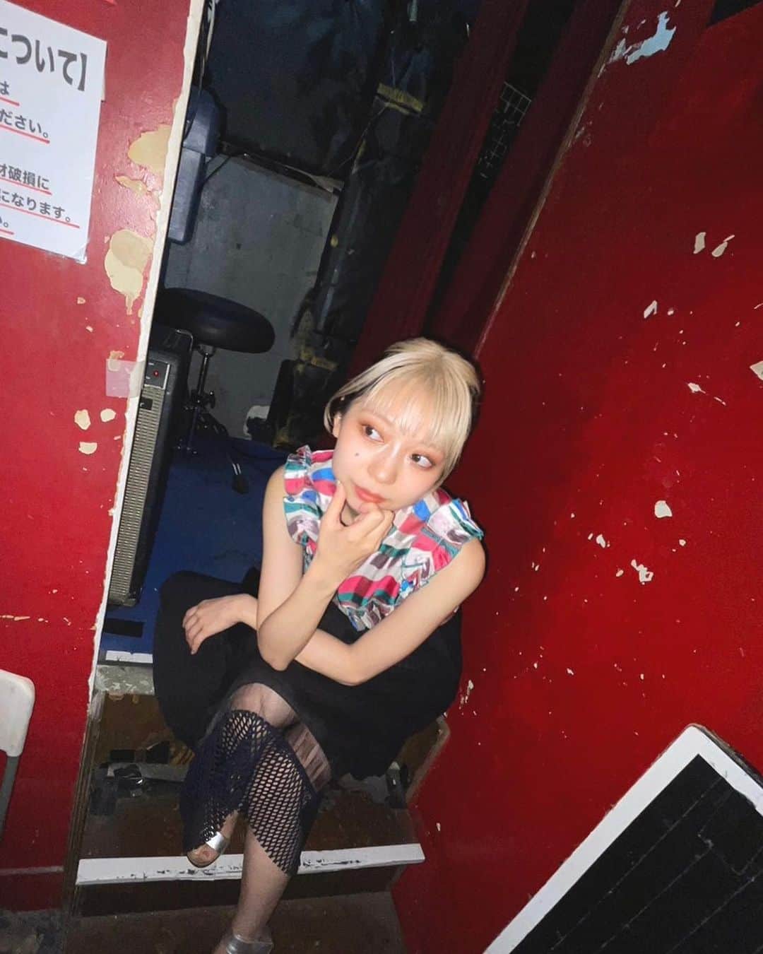 竹内アンナさんのインスタグラム写真 - (竹内アンナInstagram)「ㅤㅤㅤㅤㅤㅤㅤㅤㅤㅤㅤㅤㅤ  初 ファンクラブイベント、 もう愛という愛がいっぱいでした！  ラジオの公開収録でたくさんお喋りできたのも、 ライブで思いっきりコールアンドレスポンスできたのも 全部メモリアルすぎる。  すごいよみんな、 ほんまにありがとう！  at TENDER３年目も宜しくね🦋  受け取ったパワーと共に 明日のBDライブも楽しもう！」4月24日 22時59分 - annasingguitar