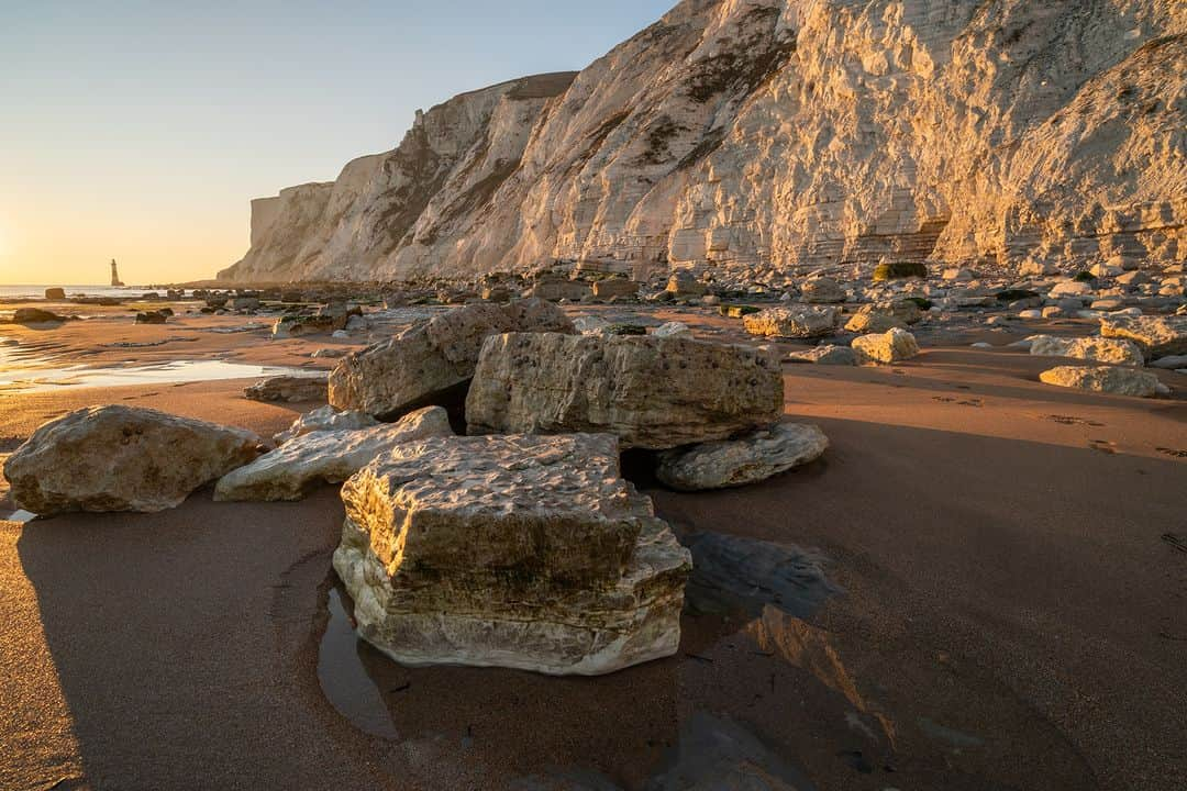 Sigma Corp Of America（シグマ）さんのインスタグラム写真 - (Sigma Corp Of America（シグマ）Instagram)「Landscape photographer @markcornick specializes in coastal, botanical and documentary style images. His goal is for the viewers of his work to feel the same emotions as he did when I was taking the image, "a sense of calm, peace, and tranquility."   "When unboxing the SIGMA 17mm F4 DG DN | Contemporary lens from the I series for the first time and holding it in my hands, I was happily surprised to discover how compact and light the lens was, even compared to other I series lenses that I have used. This SIGMA 17mm F4 DG DN | Contemporary has to be one of the lightest wide-angle primes that I have seen."  The SIGMA 17mm F4 DG DN | C is now available for Sony E-Mount and L-Mount.   ⚓️ Visit www.sigmaphoto.com/17mm-f4-dg-dn-c or click the link in our bio for more info ⚓️  #SIGMA #SIGMAphoto #photo #photography #landscapephotography #landscapephoto #wideanglephotography #wideanglelens #sigmacontemporary #sigma17mmcontemporary #sigmadgdn #iseries #sigmalens」4月24日 23時00分 - sigmaphoto