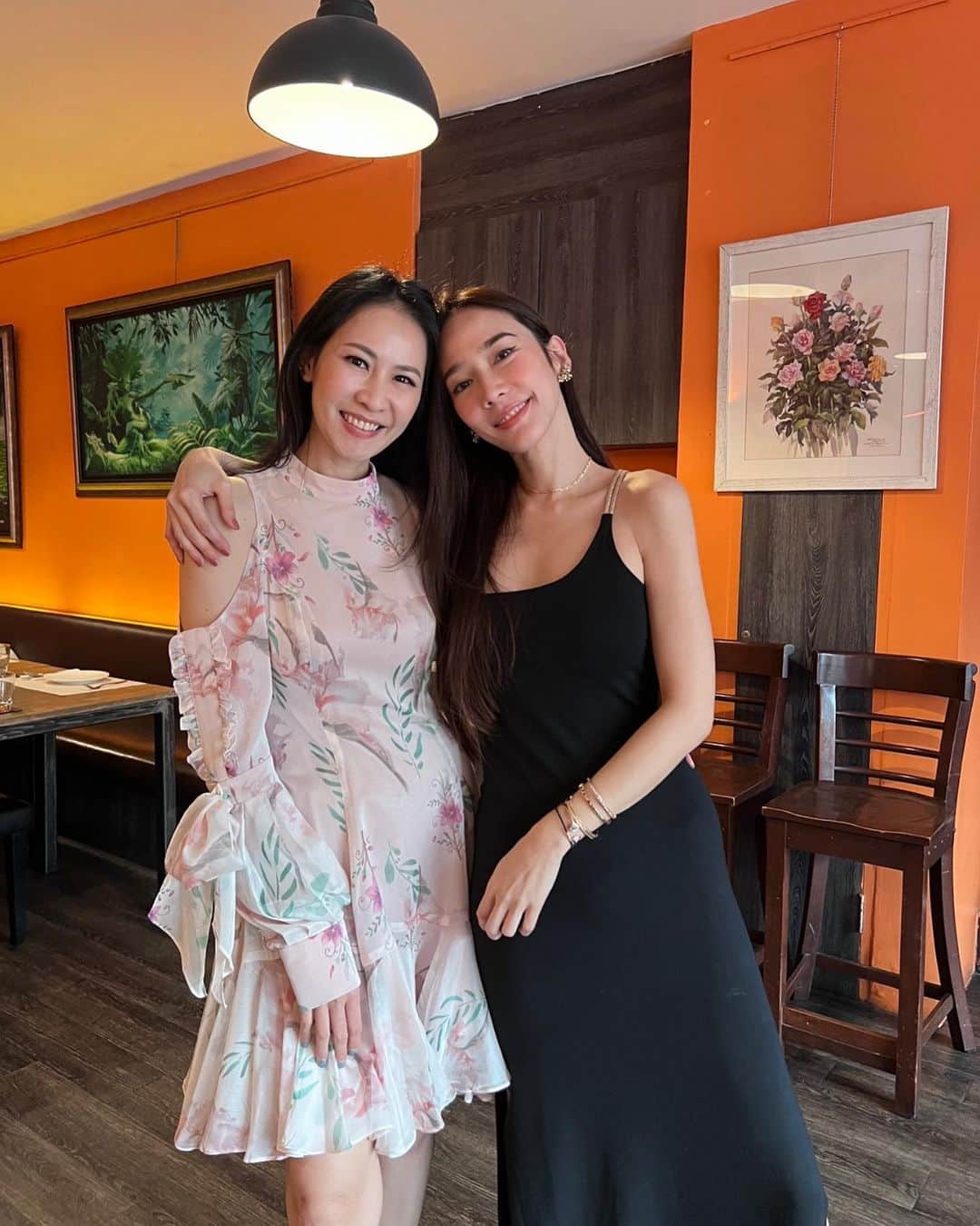 アム・パチャラパーのインスタグラム：「มีความสุขมากๆนะจ๊ะ ตัวเลขตามกันมาติดๆไม่ห่างกันเลยนะ😁รักเหมือนเดิมเป็นห่วงตลอดเวลา😍❤️」